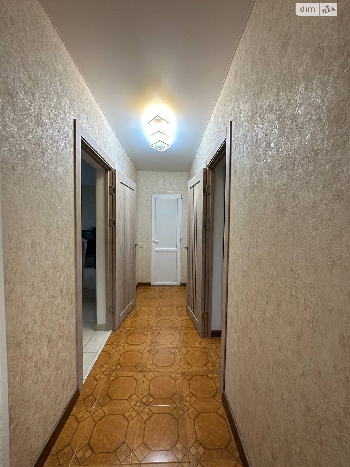 трехэтажный дом с гаражом, 146.8 кв. м, кирпич. Продажа в Нерубайском фото 1 трехэтажный дом с гаражом, 146.8 кв. м, кирпич. Продажа в Нерубайском фото 1