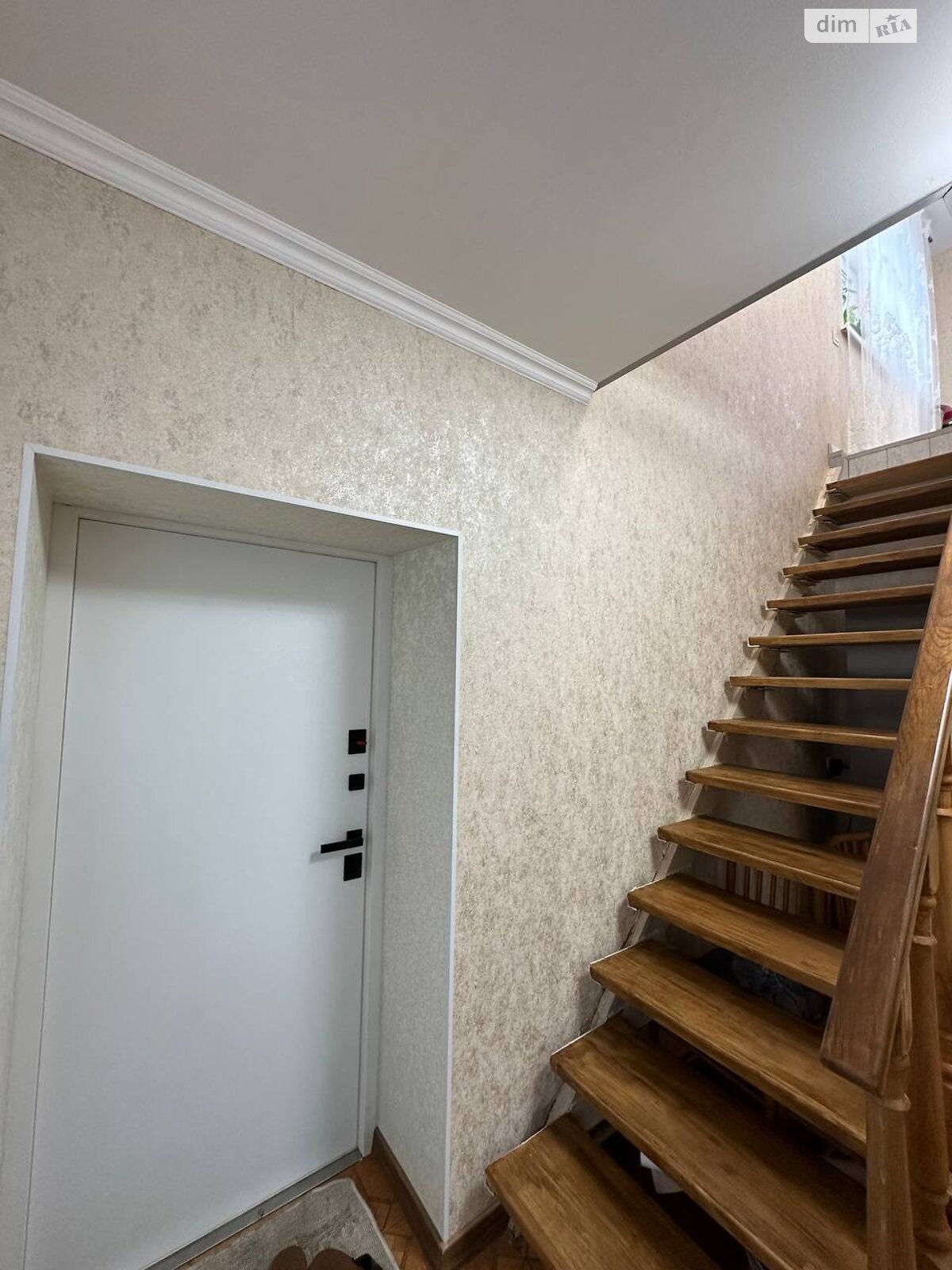 трехэтажный дом с гаражом, 146.8 кв. м, кирпич. Продажа в Нерубайском фото 1 трехэтажный дом с гаражом, 146.8 кв. м, кирпич. Продажа в Нерубайском фото 1