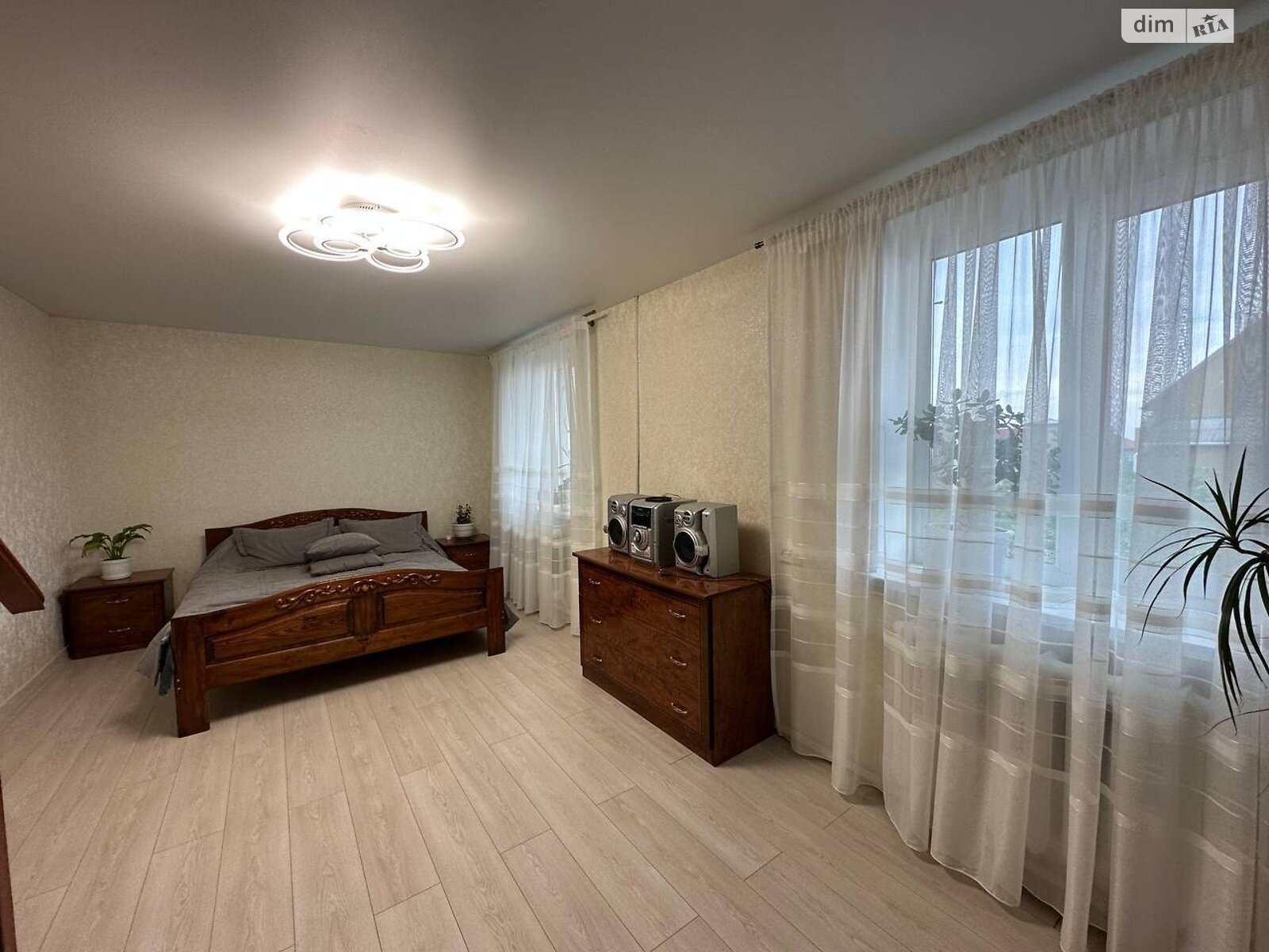 трехэтажный дом с гаражом, 146.8 кв. м, кирпич. Продажа в Нерубайском фото 1 трехэтажный дом с гаражом, 146.8 кв. м, кирпич. Продажа в Нерубайском фото 1