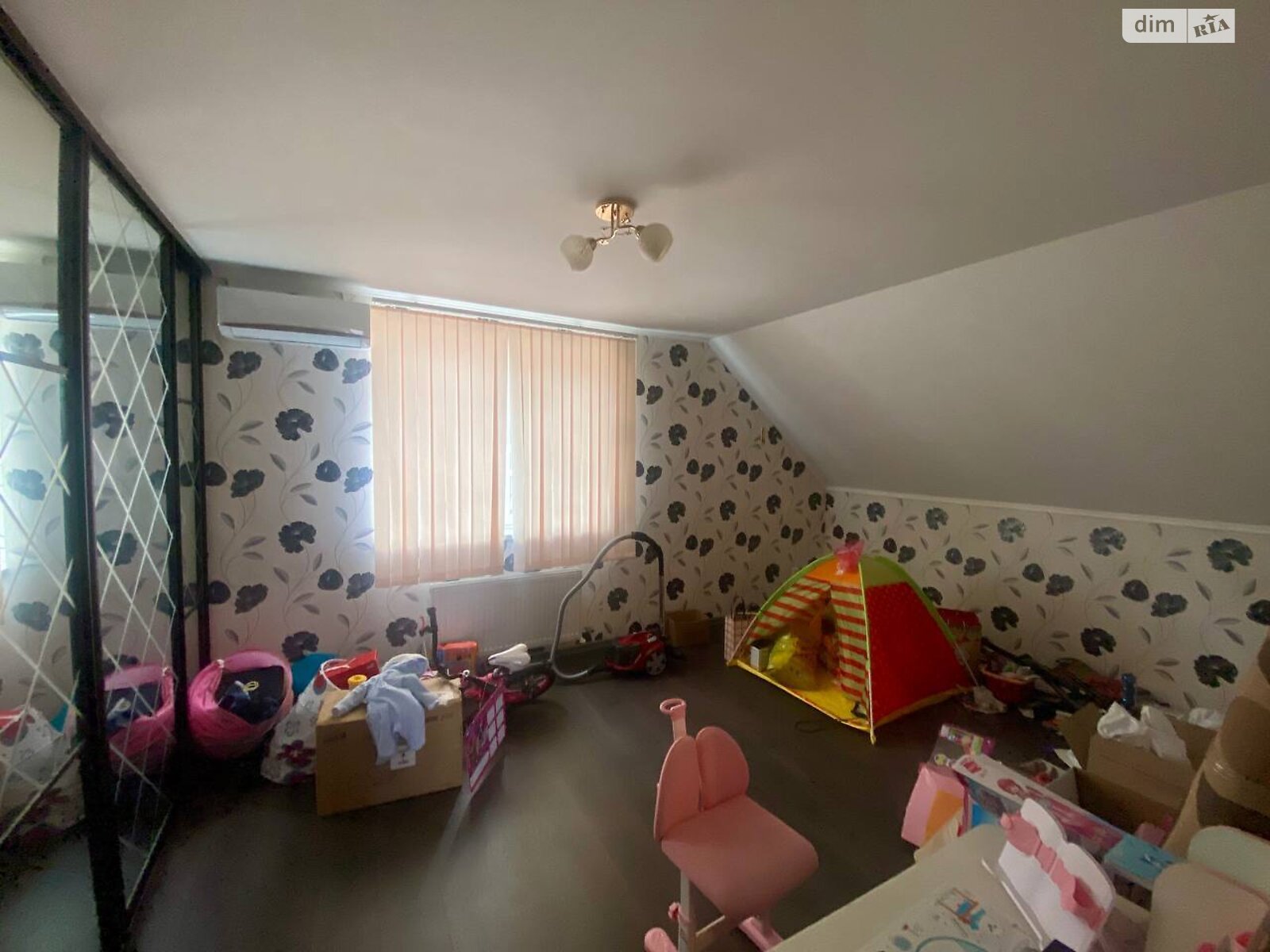 двухэтажный дом с балконом, 110 кв. м, кирпич. Продажа в Нерубайском фото 1