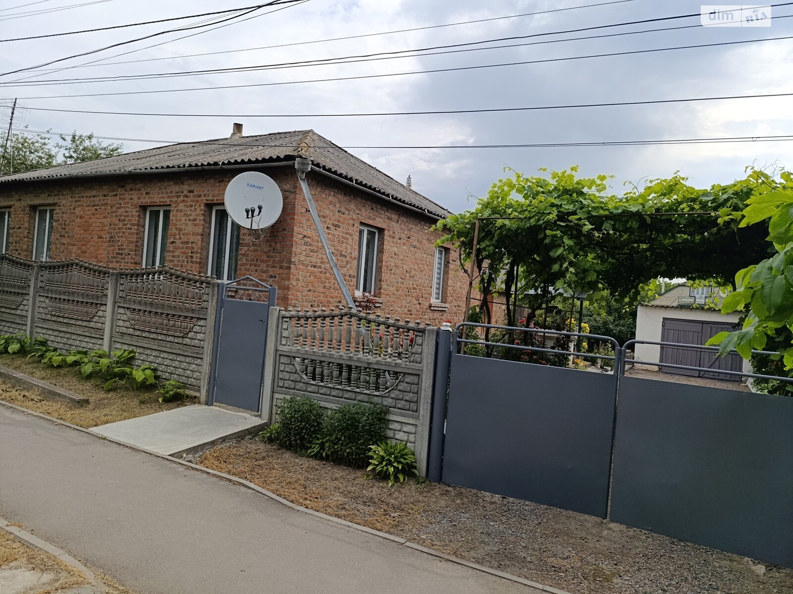 одноэтажный дом с гаражом, 87.1 кв. м, кирпич. Продажа в Нестерварке фото 1