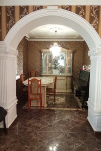 двоповерховий будинок з балконом, 317 кв. м, цегла. Продаж у Неветленфолу фото 2