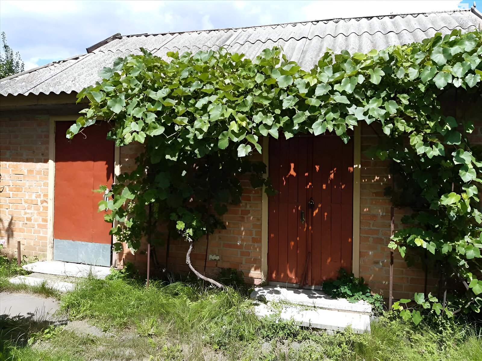 одноэтажный дом с отоплением, 90 кв. м, кирпич. Продажа в Нижних Млынах фото 1 одноэтажный дом с отоплением, 90 кв. м, кирпич. Продажа в Нижних Млынах фото 1