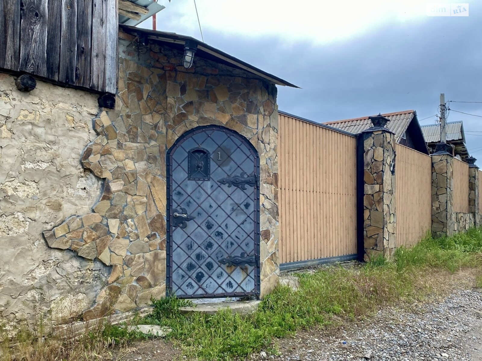 одноэтажный дом с гаражом, 60 кв. м, ракушечник (ракушняк). Продажа в Николаеве фото 1 одноэтажный дом с гаражом, 60 кв. м, ракушечник (ракушняк). Продажа в Николаеве фото 1