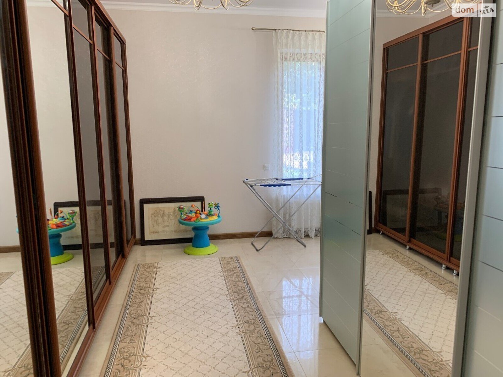 двухэтажный дом, 280 кв. м, кирпич. Продажа в Галициновом фото 1