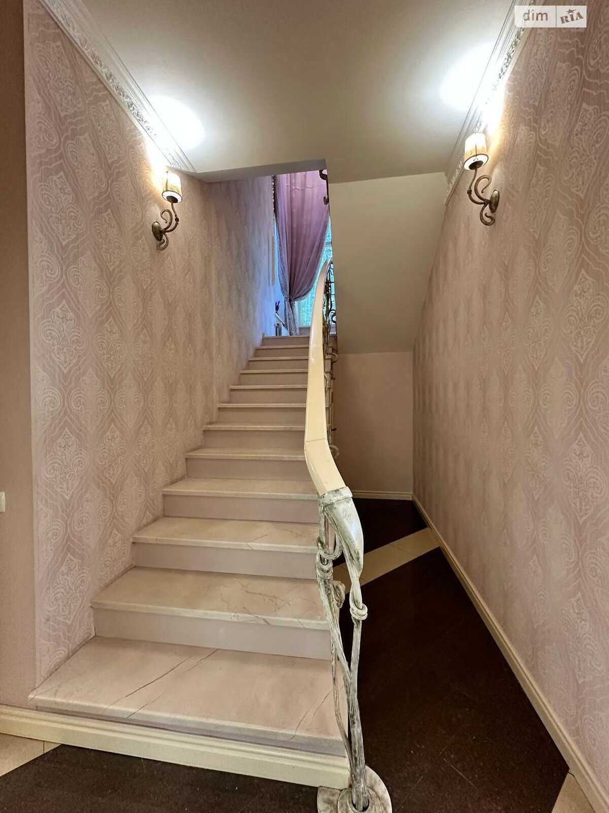 двухэтажный дом с верандой, 370 кв. м, кирпич. Продажа в Николаеве район Корабельный фото 1 двухэтажный дом с верандой, 370 кв. м, кирпич. Продажа в Николаеве район Корабельный фото 1