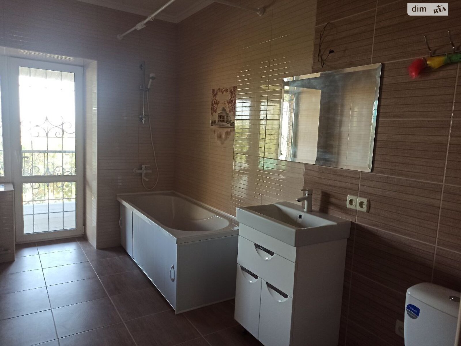 двухэтажный дом с верандой, 205 кв. м, ракушечник (ракушняк). Продажа в Николаеве район Соляные фото 1 двухэтажный дом с верандой, 205 кв. м, ракушечник (ракушняк). Продажа в Николаеве район Соляные фото 1