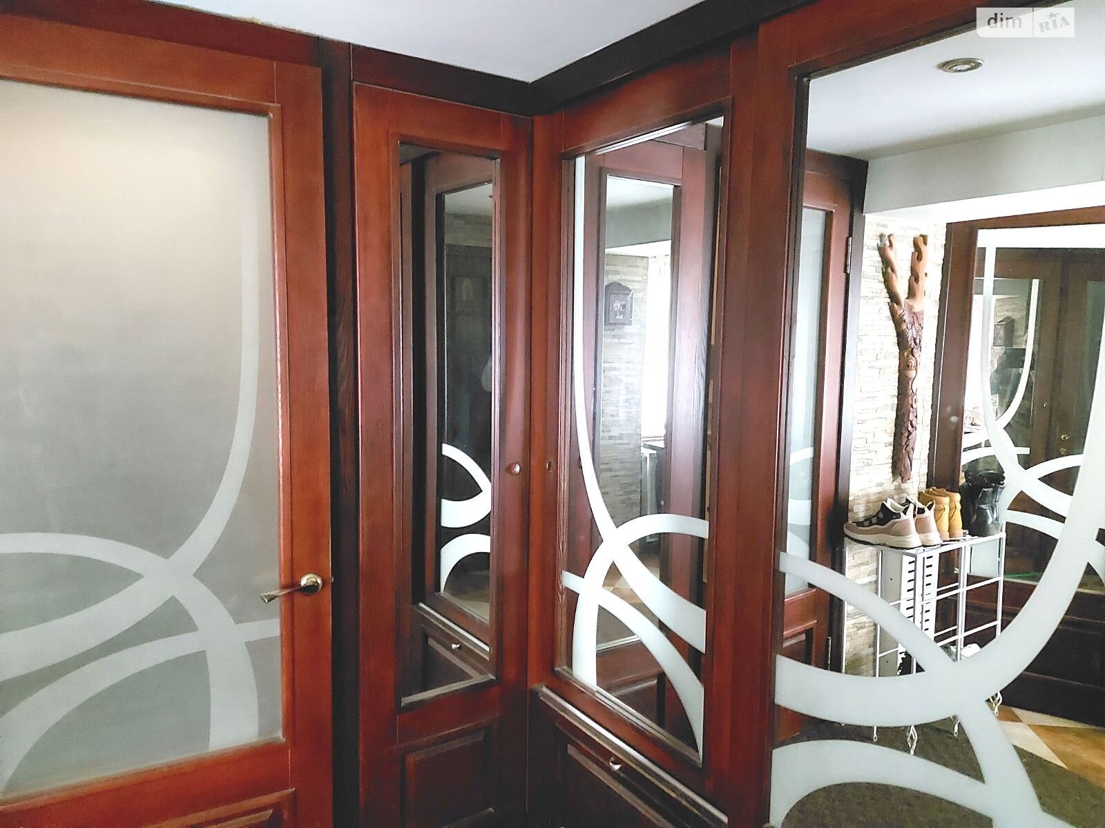 триповерховий будинок з верандою, 224.4 кв. м, ракушняк. Продаж в Миколаєві, район Центральний фото 1 триповерховий будинок з верандою, 224.4 кв. м, ракушняк. Продаж в Миколаєві, район Центральний фото 1