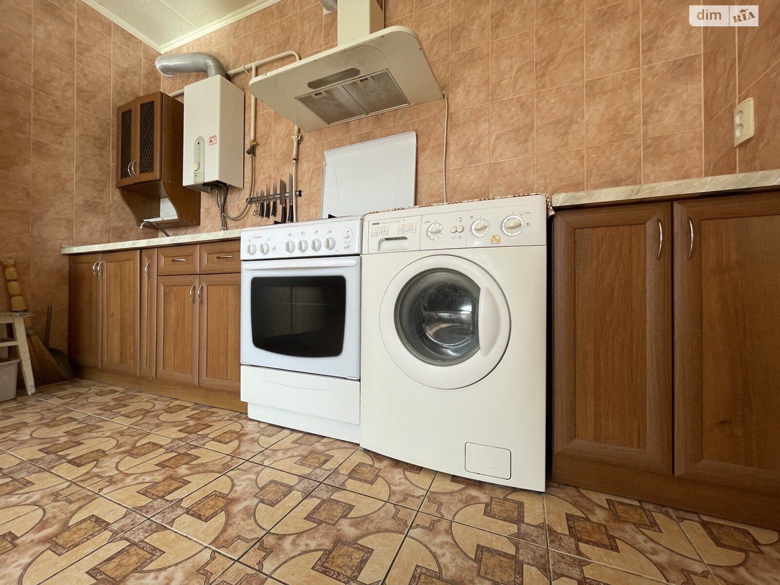 триповерховий будинок з опаленням, 200 кв. м, цегла. Продаж в Миколаєві, район Центральний фото 1 триповерховий будинок з опаленням, 200 кв. м, цегла. Продаж в Миколаєві, район Центральний фото 1