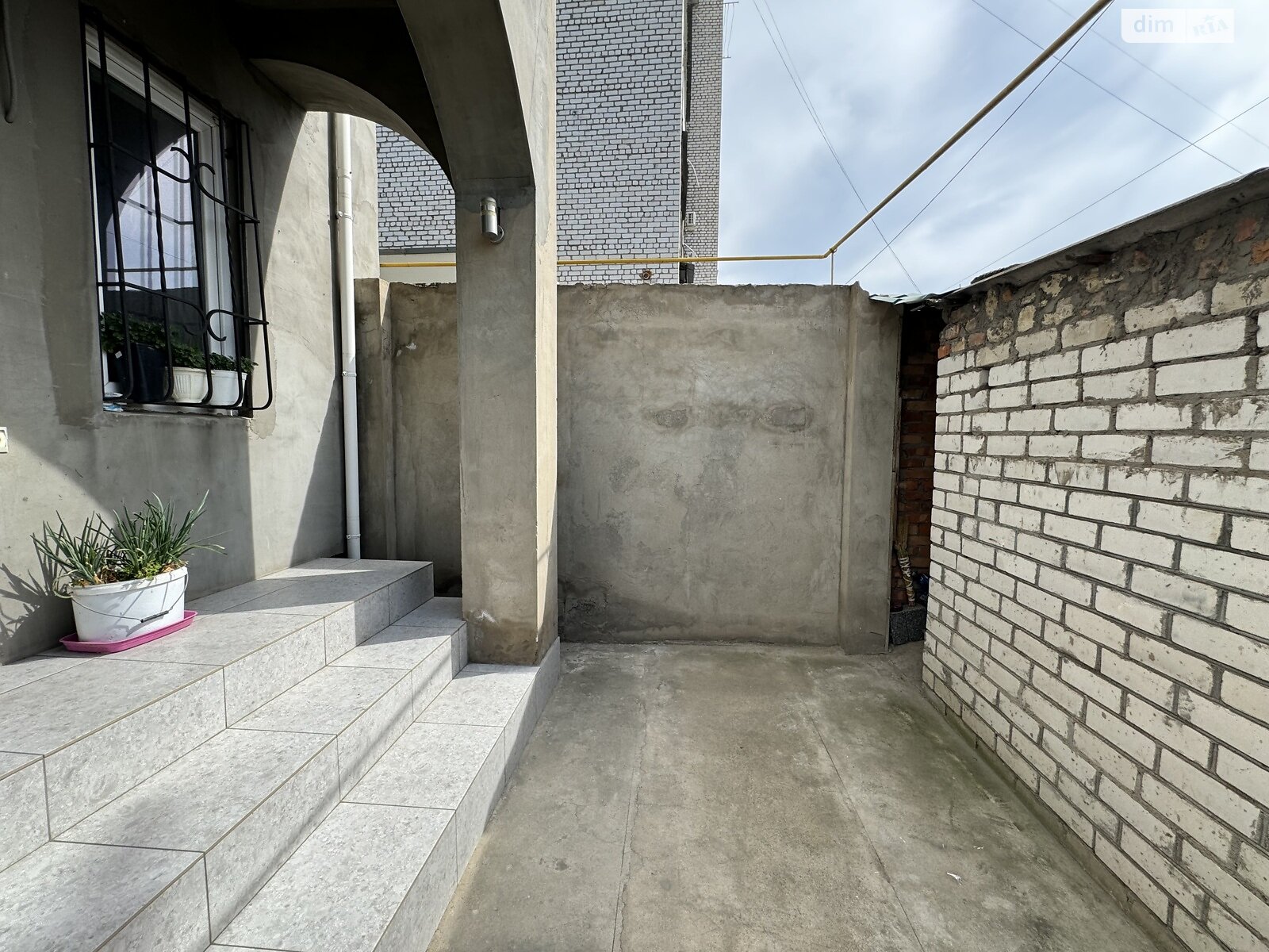 двухэтажный дом с балконом, 72 кв. м, инкерманский камень. Продажа в Николаеве район Центральный фото 1