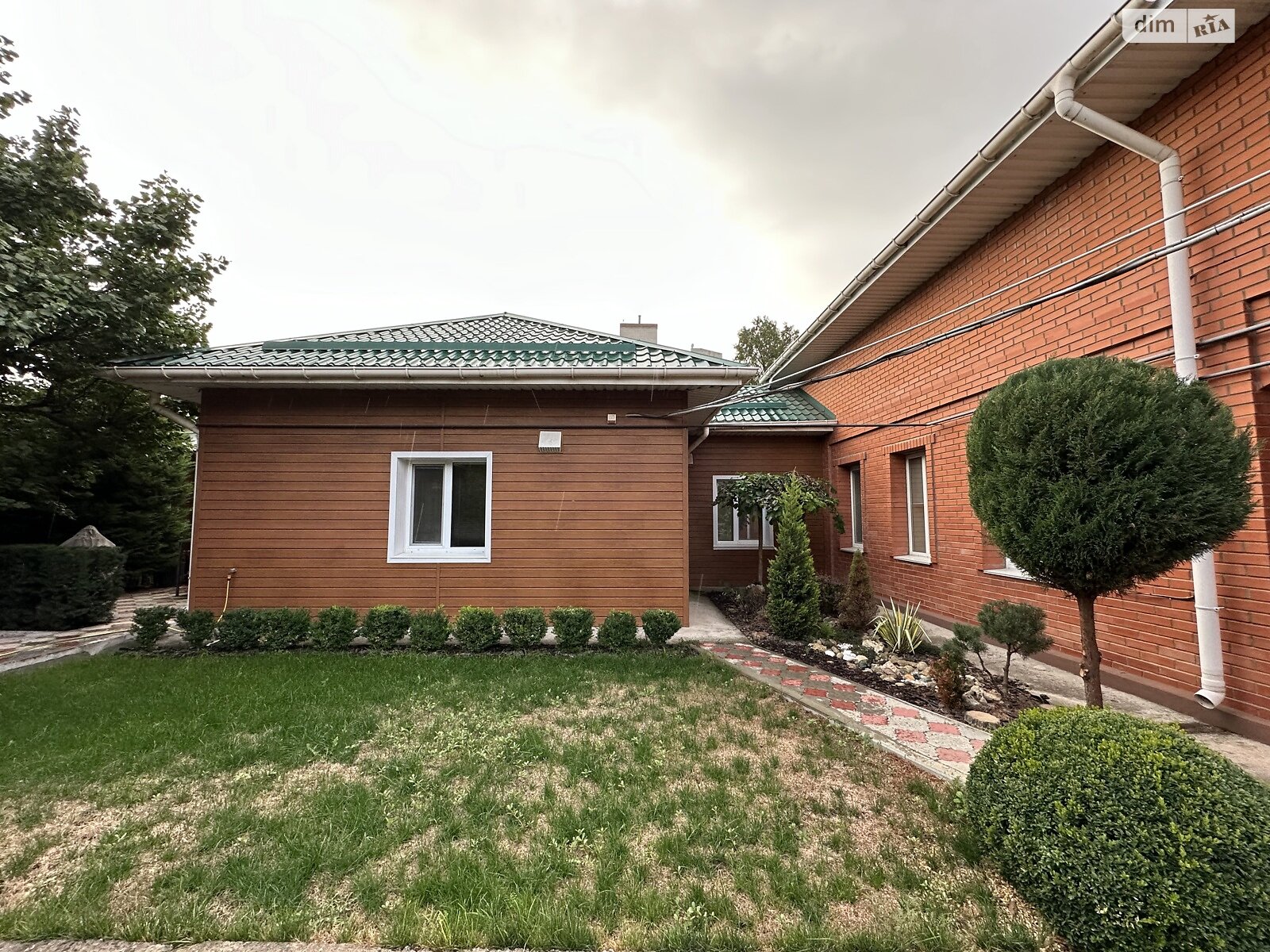 двухэтажный дом с гаражом, 180 кв. м, кирпич. Продажа в Николаеве район Центральный фото 1 двухэтажный дом с гаражом, 180 кв. м, кирпич. Продажа в Николаеве район Центральный фото 1