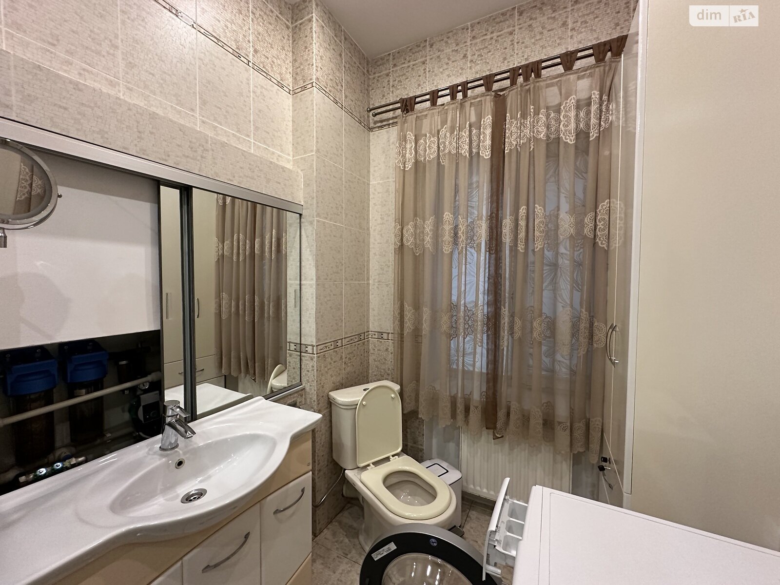 двухэтажный дом с гаражом, 180 кв. м, кирпич. Продажа в Николаеве район Центральный фото 1 двухэтажный дом с гаражом, 180 кв. м, кирпич. Продажа в Николаеве район Центральный фото 1