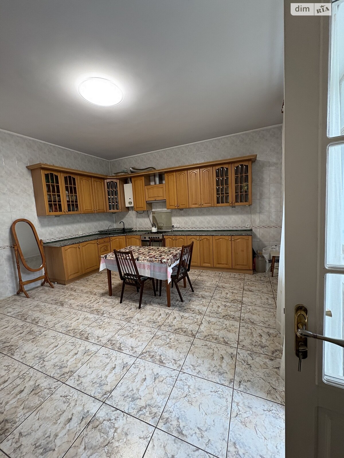 двухэтажный дом с верандой, 250 кв. м, инкерманский камень. Продажа в Николаеве район Центральный фото 1 двухэтажный дом с верандой, 250 кв. м, инкерманский камень. Продажа в Николаеве район Центральный фото 1
