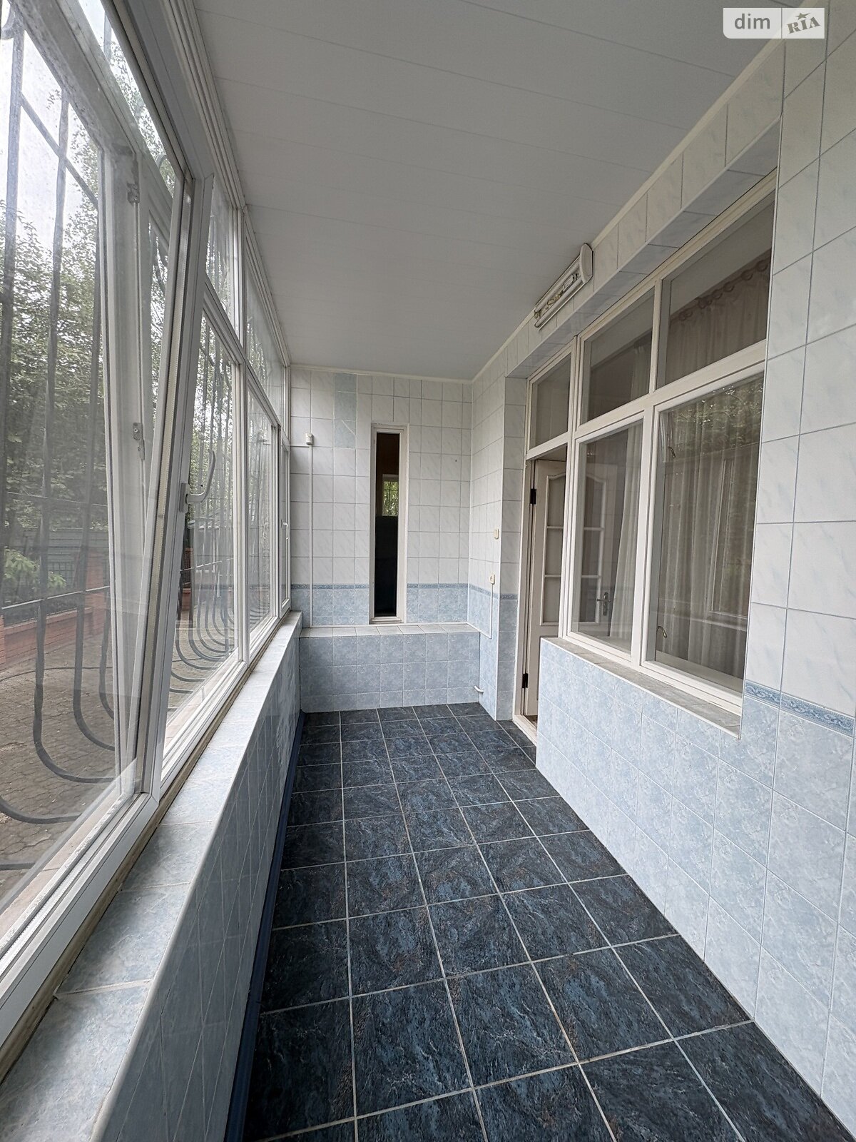 двухэтажный дом с верандой, 250 кв. м, инкерманский камень. Продажа в Николаеве район Центральный фото 1 двухэтажный дом с верандой, 250 кв. м, инкерманский камень. Продажа в Николаеве район Центральный фото 1