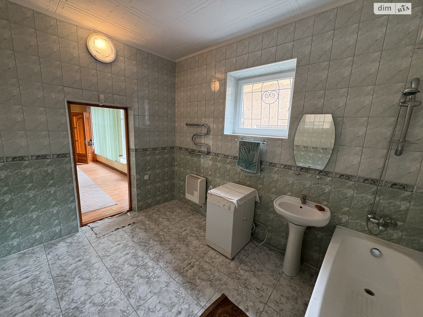 двухэтажный дом с верандой, 250 кв. м, инкерманский камень. Продажа в Николаеве район Центральный фото 1 двухэтажный дом с верандой, 250 кв. м, инкерманский камень. Продажа в Николаеве район Центральный фото 1
