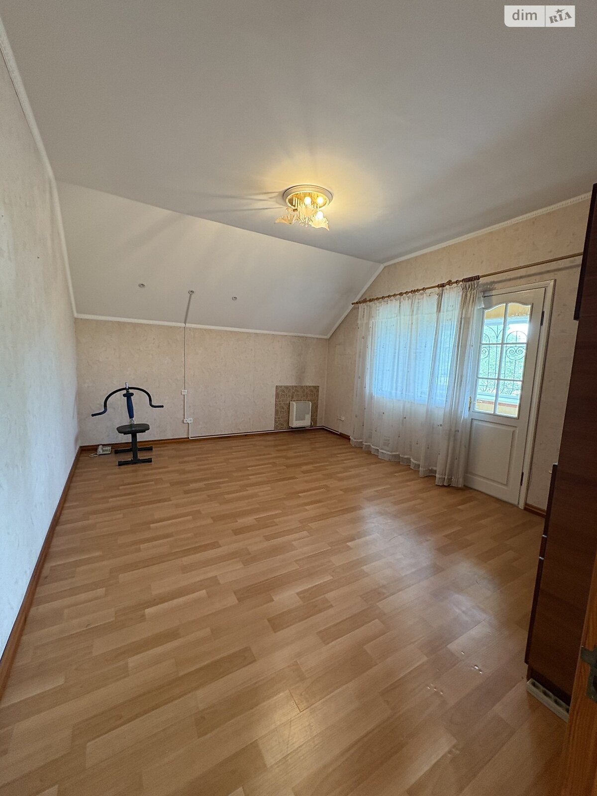 двухэтажный дом с верандой, 250 кв. м, инкерманский камень. Продажа в Николаеве район Центральный фото 1 двухэтажный дом с верандой, 250 кв. м, инкерманский камень. Продажа в Николаеве район Центральный фото 1