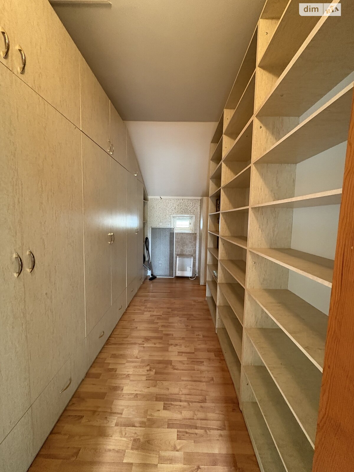 двухэтажный дом с верандой, 250 кв. м, инкерманский камень. Продажа в Николаеве район Центральный фото 1 двухэтажный дом с верандой, 250 кв. м, инкерманский камень. Продажа в Николаеве район Центральный фото 1