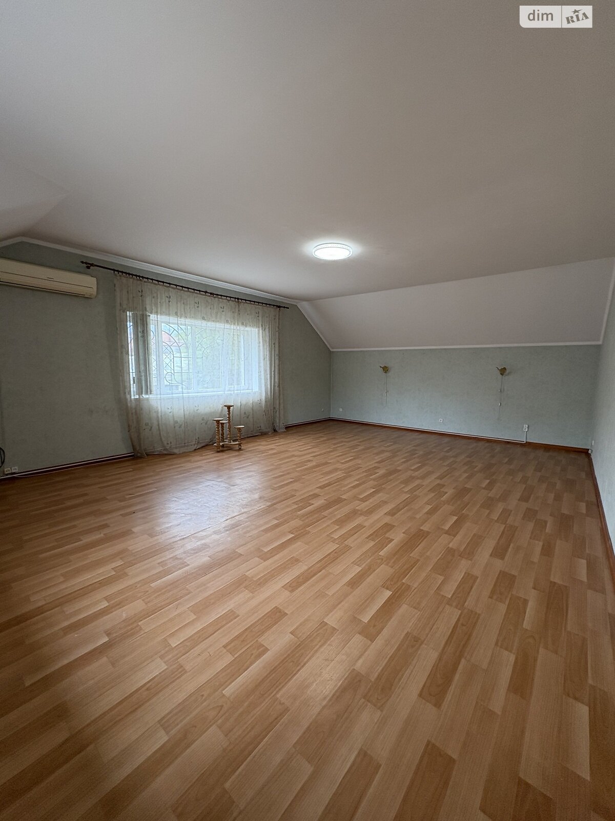 двухэтажный дом с верандой, 250 кв. м, инкерманский камень. Продажа в Николаеве район Центральный фото 1 двухэтажный дом с верандой, 250 кв. м, инкерманский камень. Продажа в Николаеве район Центральный фото 1