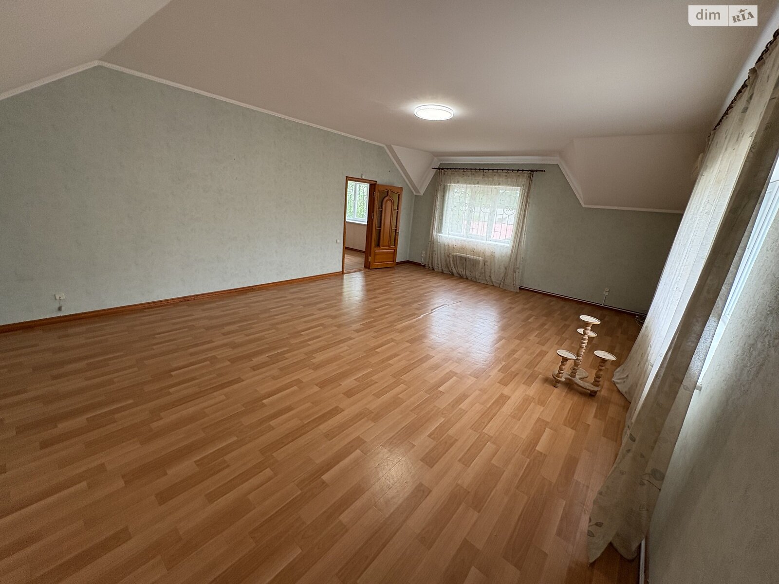 двухэтажный дом с верандой, 250 кв. м, инкерманский камень. Продажа в Николаеве район Центральный фото 1 двухэтажный дом с верандой, 250 кв. м, инкерманский камень. Продажа в Николаеве район Центральный фото 1