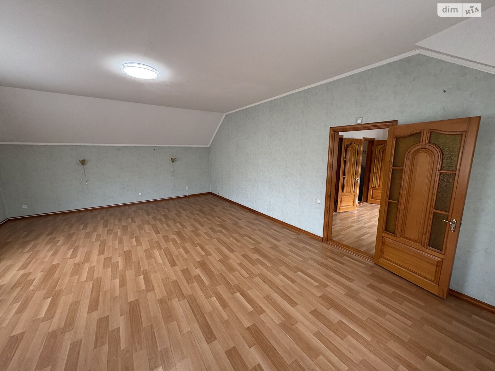 двухэтажный дом с верандой, 250 кв. м, инкерманский камень. Продажа в Николаеве район Центральный фото 1 двухэтажный дом с верандой, 250 кв. м, инкерманский камень. Продажа в Николаеве район Центральный фото 1