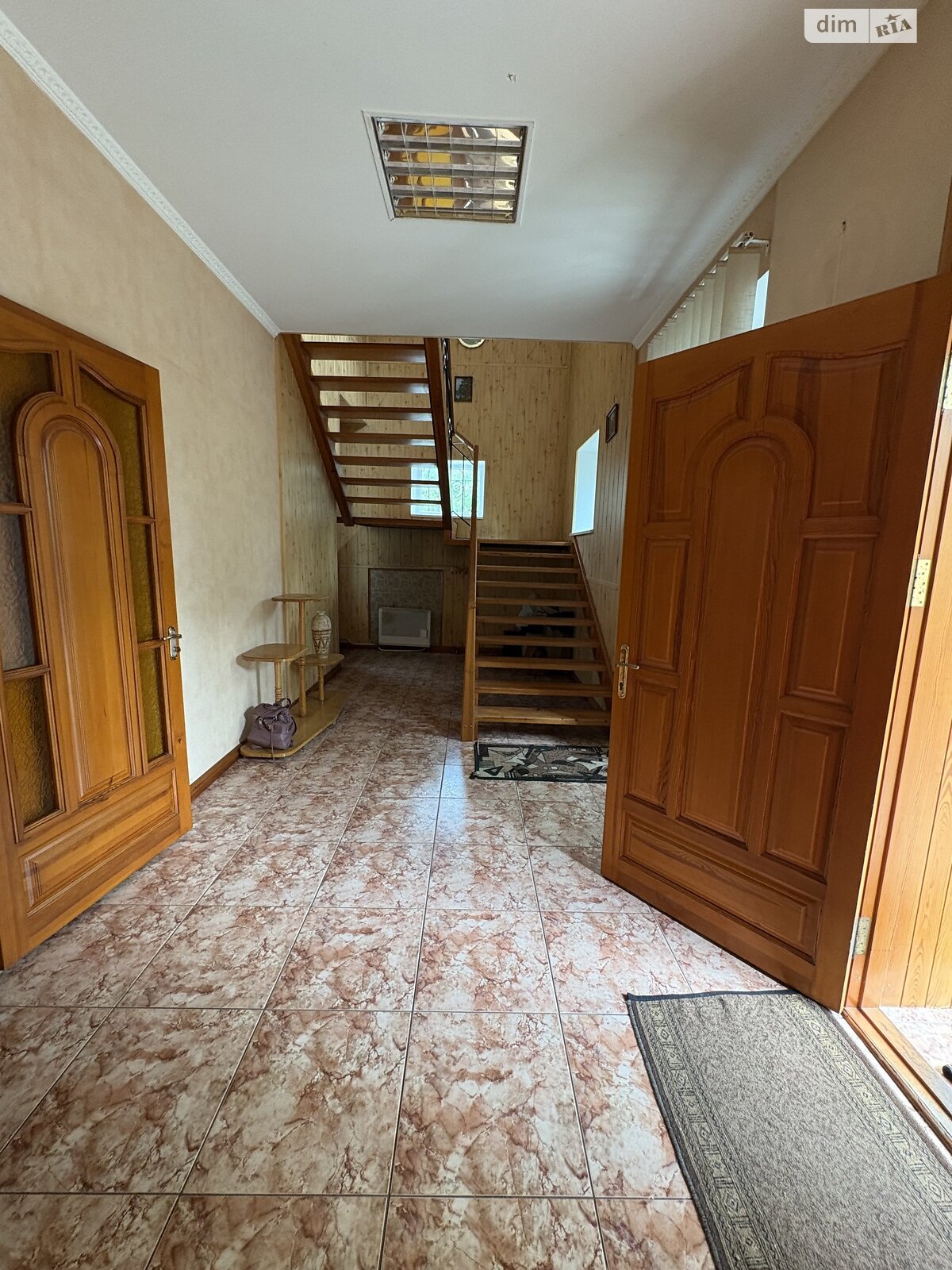 двухэтажный дом с верандой, 250 кв. м, инкерманский камень. Продажа в Николаеве район Центральный фото 1 двухэтажный дом с верандой, 250 кв. м, инкерманский камень. Продажа в Николаеве район Центральный фото 1