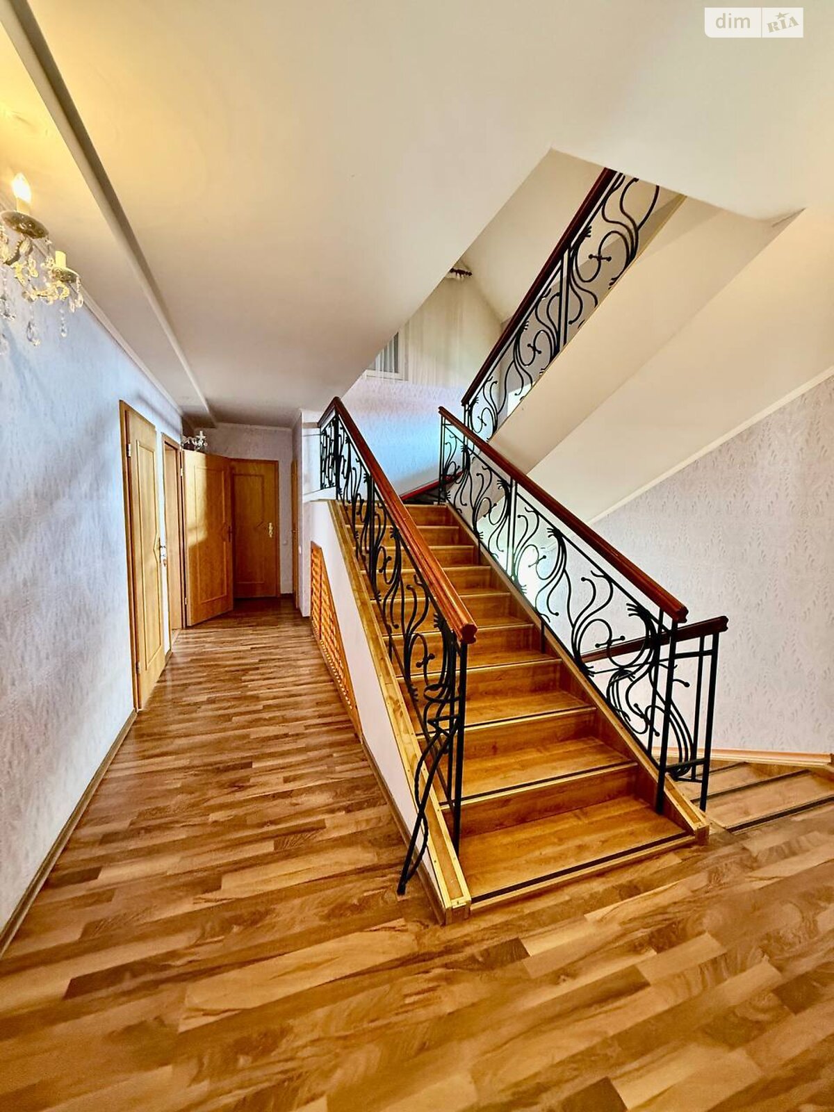 четырехэтажный дом с гаражом, 303.6 кв. м, кирпич. Продажа в Николаеве район Центральный фото 1 четырехэтажный дом с гаражом, 303.6 кв. м, кирпич. Продажа в Николаеве район Центральный фото 1