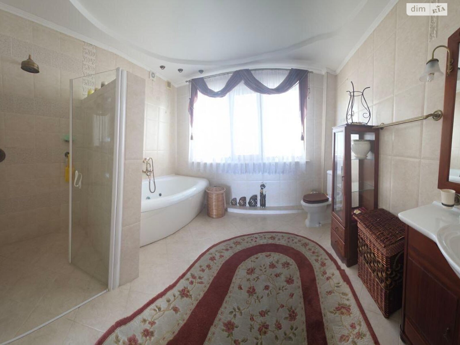 трехэтажный дом с верандой, 425.5 кв. м, ракушечник (ракушняк). Продажа в Николаеве район Варваровка фото 1 трехэтажный дом с верандой, 425.5 кв. м, ракушечник (ракушняк). Продажа в Николаеве район Варваровка фото 1