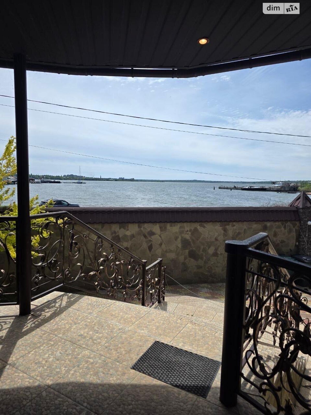 трехэтажный дом с верандой, 425.5 кв. м, ракушечник (ракушняк). Продажа в Николаеве район Варваровка фото 1 трехэтажный дом с верандой, 425.5 кв. м, ракушечник (ракушняк). Продажа в Николаеве район Варваровка фото 1