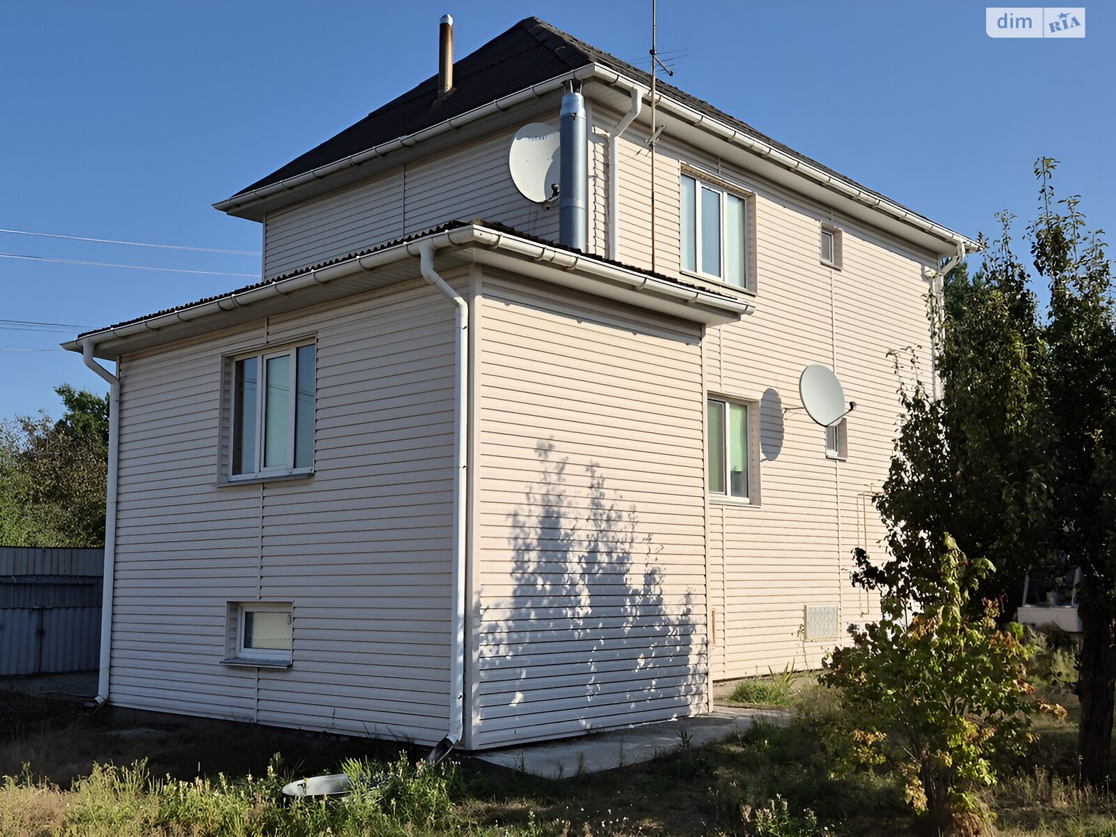 триповерховий будинок з ремонтом, 159.2 кв. м, пінобетон. Продаж у Миколаївці фото 1 триповерховий будинок з ремонтом, 159.2 кв. м, пінобетон. Продаж у Миколаївці фото 1