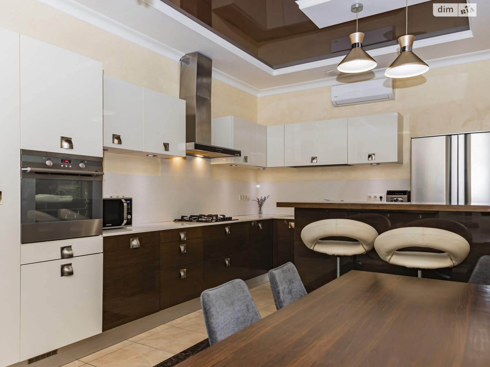 двухэтажный дом с верандой, 260 кв. м, газобетон. Продажа в Низшей Дубечне фото 1