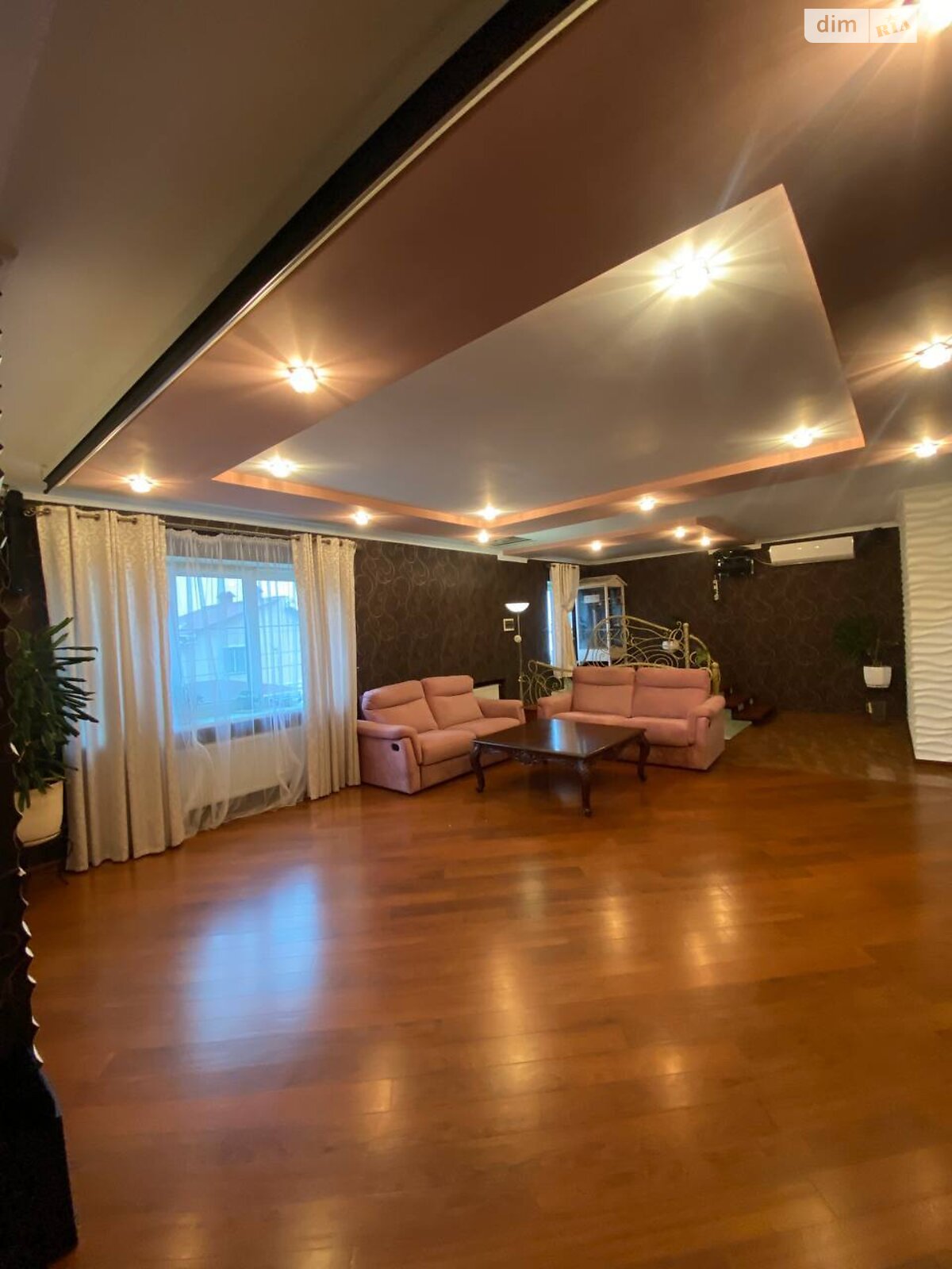 двоповерховий будинок бесідка, 345 кв. м, цегла. Продаж у Новій Дофінівці фото 1 двоповерховий будинок бесідка, 345 кв. м, цегла. Продаж у Новій Дофінівці фото 1