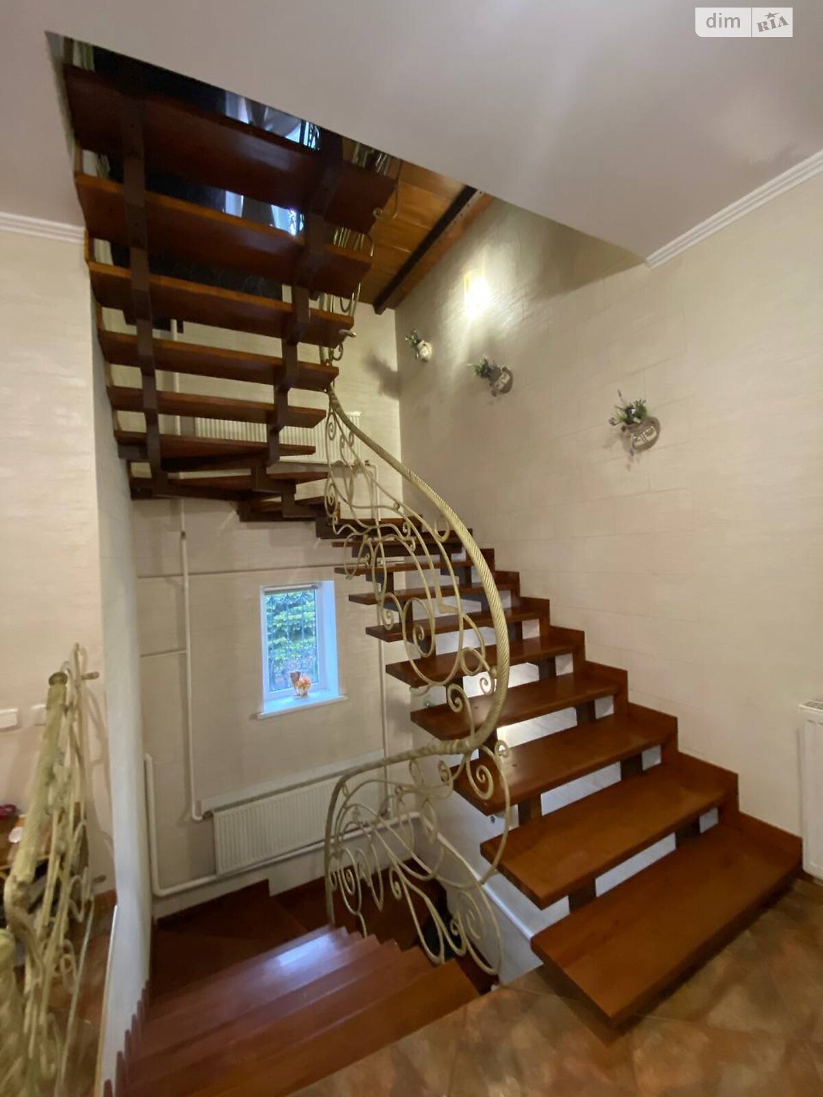 двоповерховий будинок бесідка, 345 кв. м, цегла. Продаж у Новій Дофінівці фото 1 двоповерховий будинок бесідка, 345 кв. м, цегла. Продаж у Новій Дофінівці фото 1