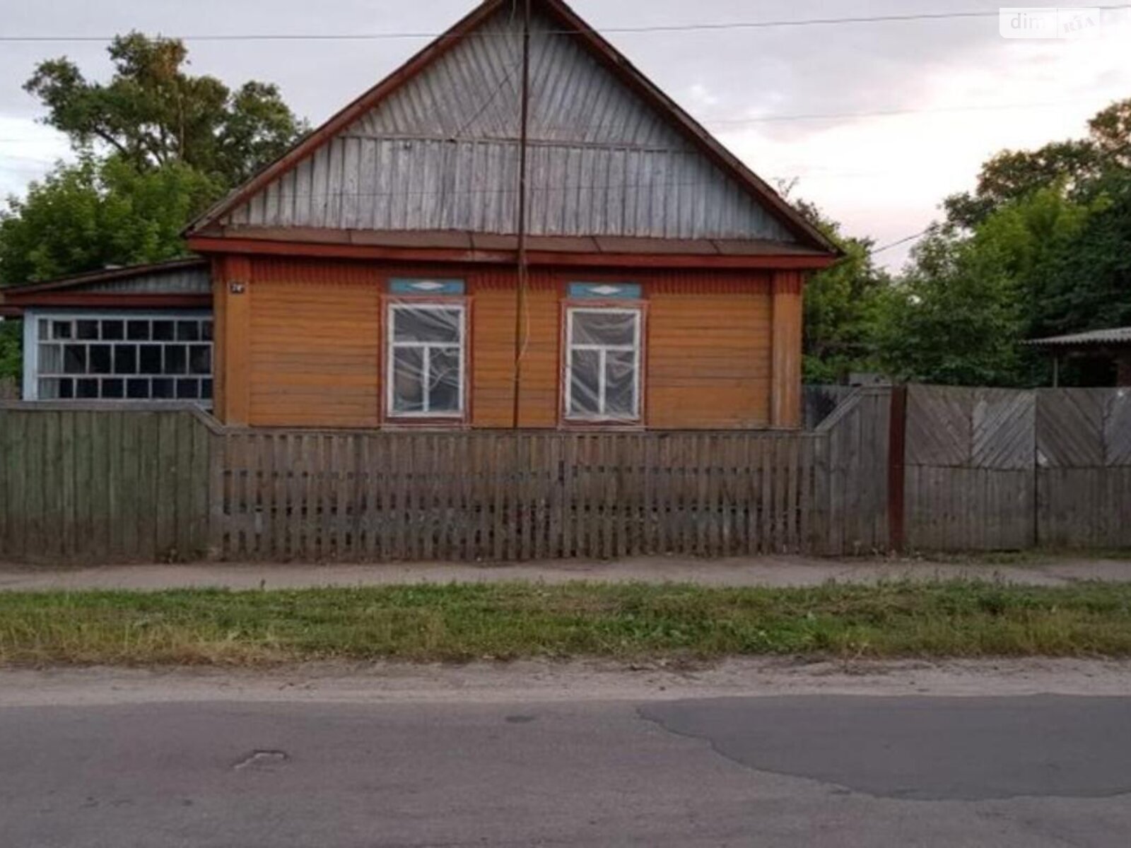одноповерховий будинок з гаражем, 55 кв. м, сруб. Продаж у Новгород-Сіверському фото 1 одноповерховий будинок з гаражем, 55 кв. м, сруб. Продаж у Новгород-Сіверському фото 1