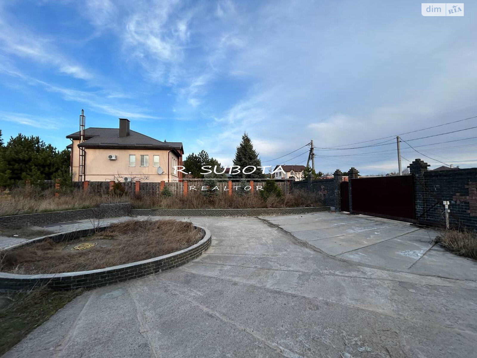 триповерховий будинок з ремонтом, 823 кв. м, цегла. Продаж в Новоолександрівці фото 1 триповерховий будинок з ремонтом, 823 кв. м, цегла. Продаж в Новоолександрівці фото 1