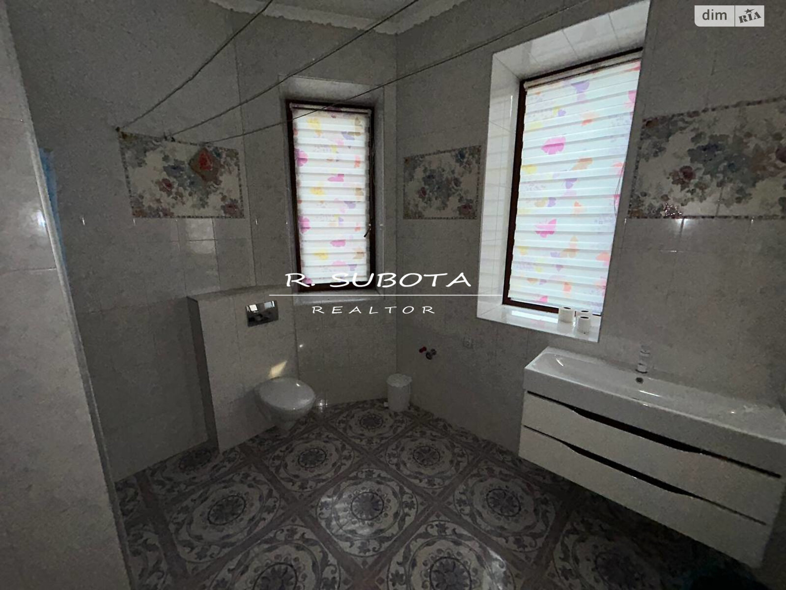 триповерховий будинок з ремонтом, 823 кв. м, цегла. Продаж в Новоолександрівці фото 1 триповерховий будинок з ремонтом, 823 кв. м, цегла. Продаж в Новоолександрівці фото 1