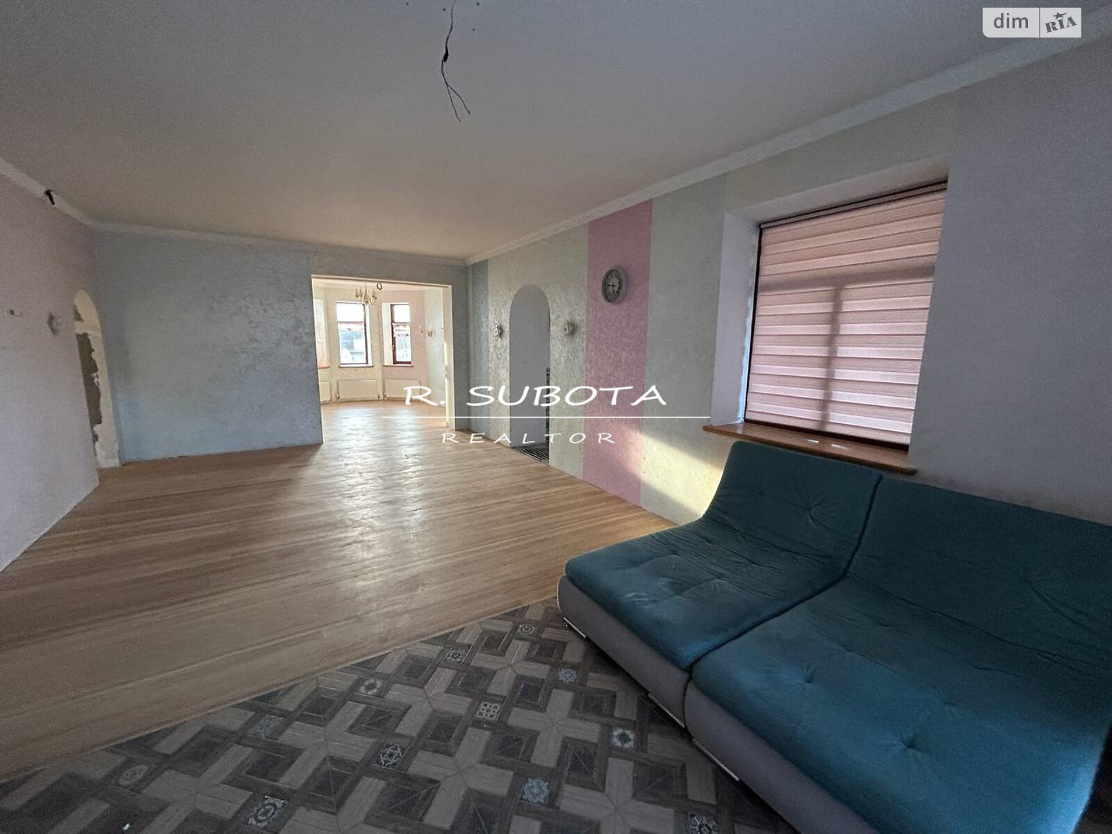 триповерховий будинок з ремонтом, 823 кв. м, цегла. Продаж в Новоолександрівці фото 1 триповерховий будинок з ремонтом, 823 кв. м, цегла. Продаж в Новоолександрівці фото 1