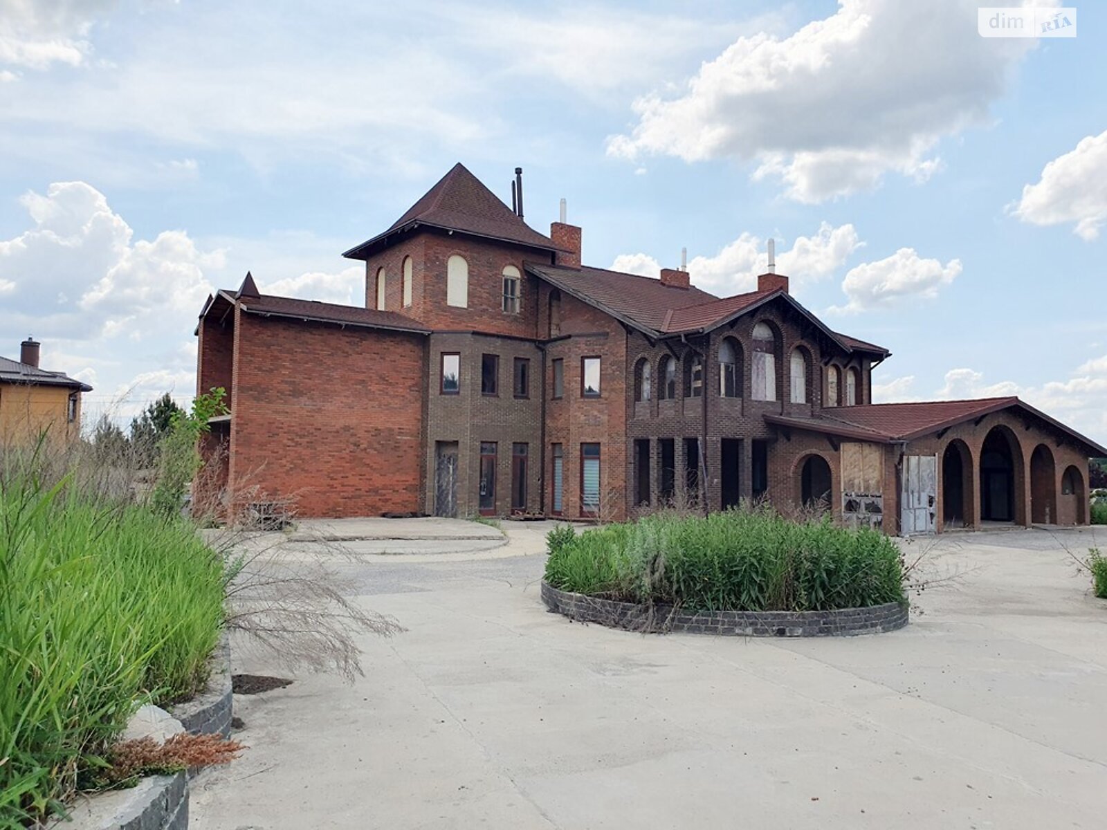 триповерховий будинок з ремонтом, 823 кв. м, цегла. Продаж у Новоолександрівці фото 1 триповерховий будинок з ремонтом, 823 кв. м, цегла. Продаж у Новоолександрівці фото 1