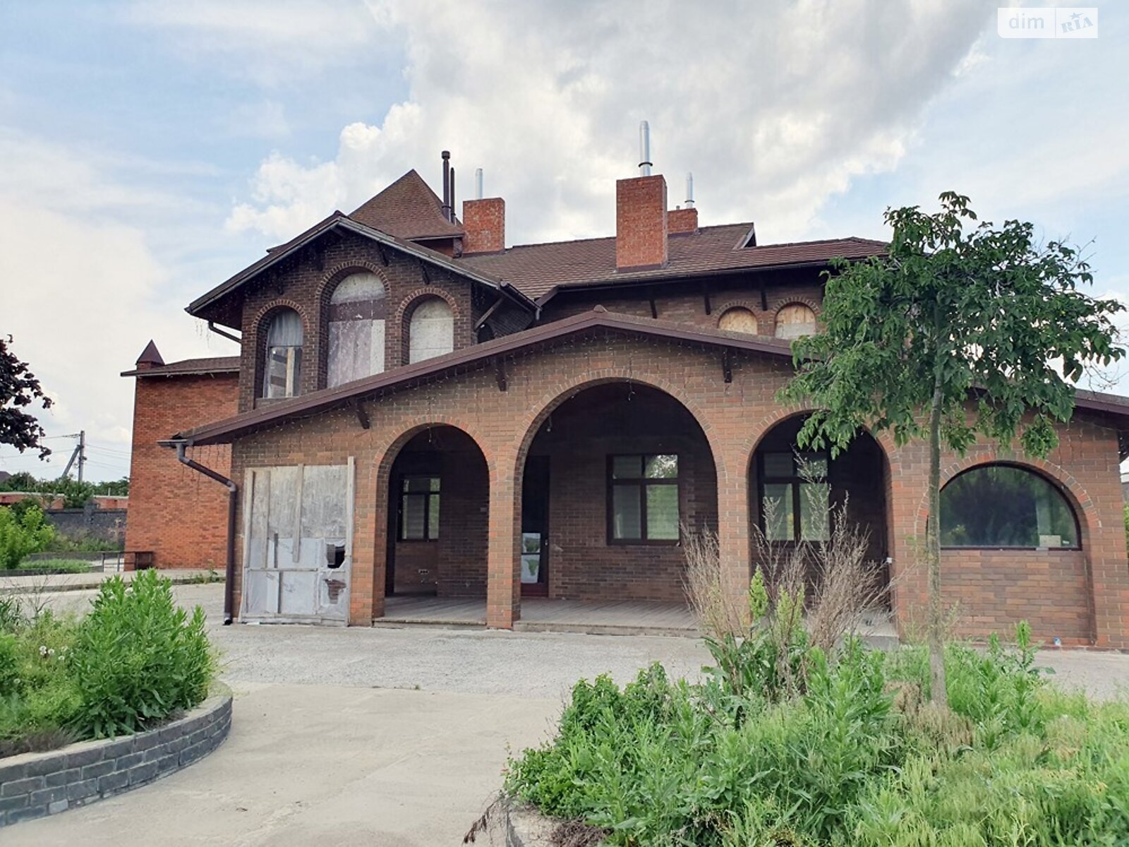 триповерховий будинок з ремонтом, 823 кв. м, цегла. Продаж у Новоолександрівці фото 1 триповерховий будинок з ремонтом, 823 кв. м, цегла. Продаж у Новоолександрівці фото 1