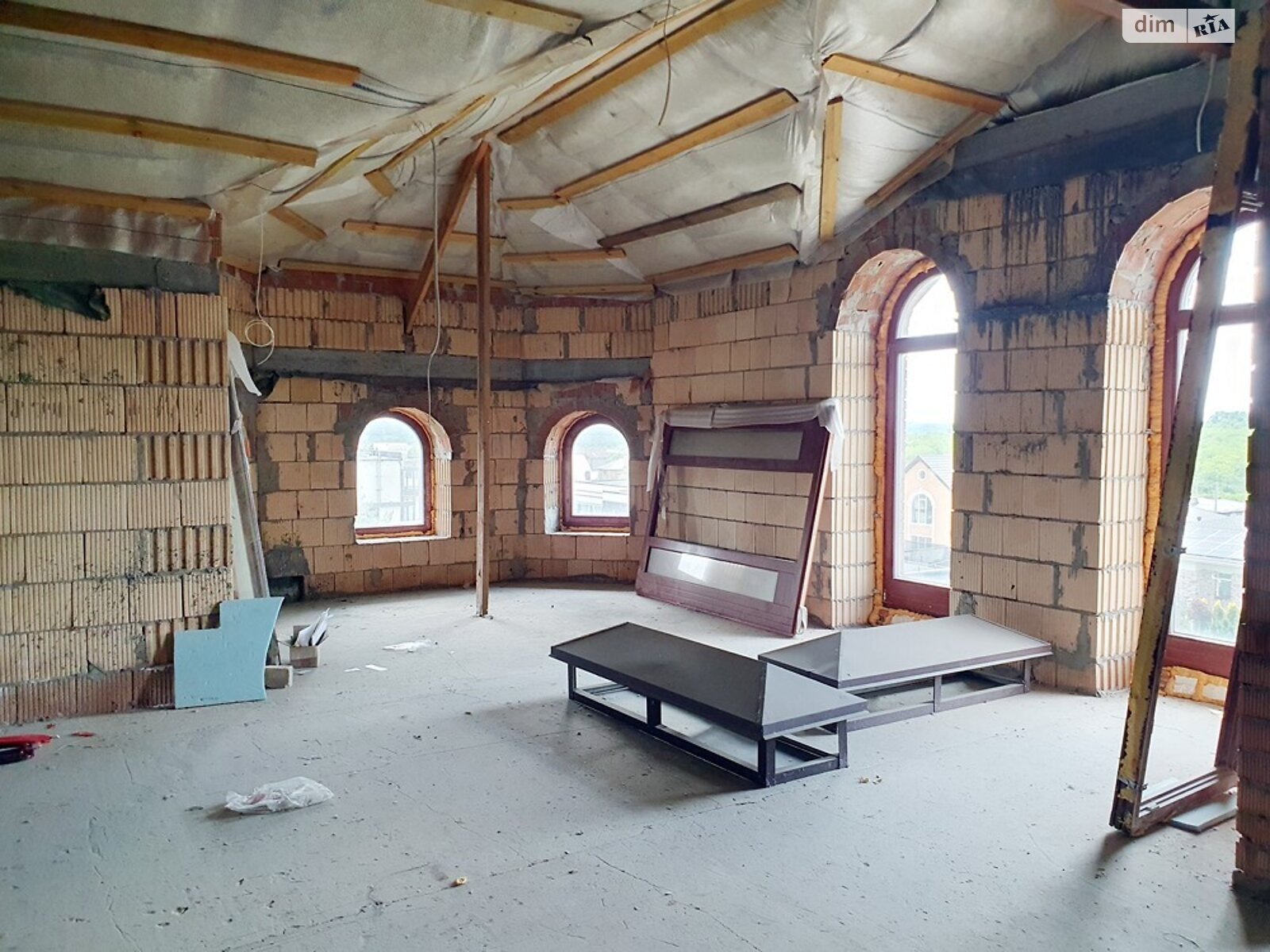 триповерховий будинок з ремонтом, 823 кв. м, цегла. Продаж у Новоолександрівці фото 1 триповерховий будинок з ремонтом, 823 кв. м, цегла. Продаж у Новоолександрівці фото 1
