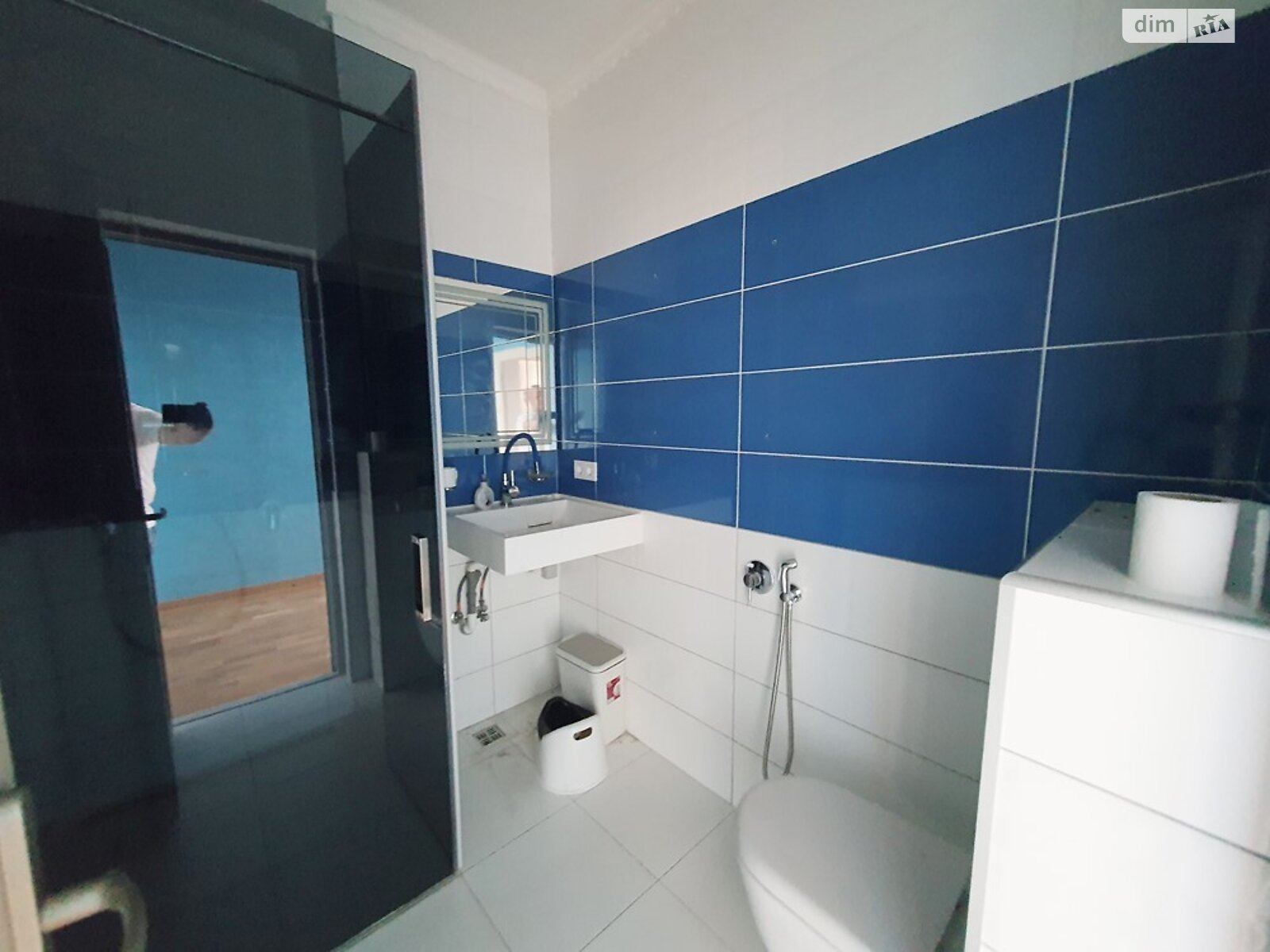 триповерховий будинок з ремонтом, 823 кв. м, цегла. Продаж у Новоолександрівці фото 1 триповерховий будинок з ремонтом, 823 кв. м, цегла. Продаж у Новоолександрівці фото 1