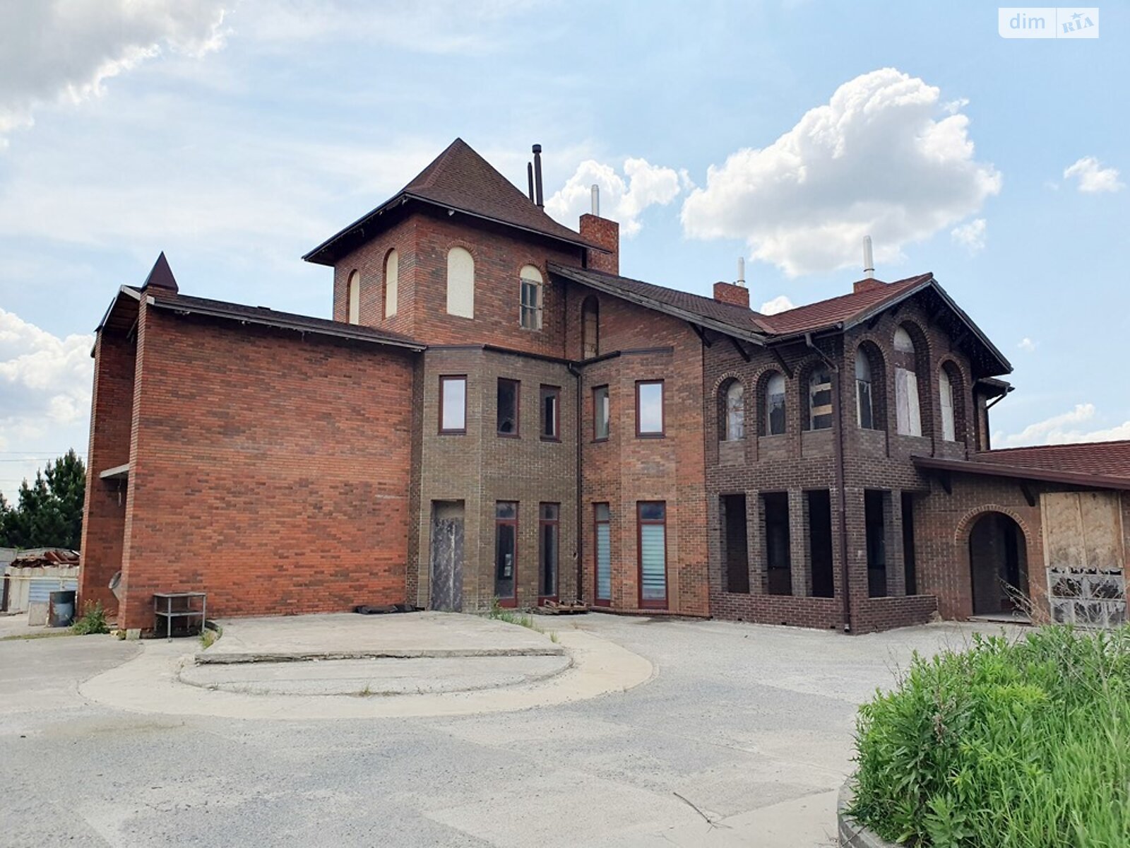 триповерховий будинок з ремонтом, 823 кв. м, цегла. Продаж у Новоолександрівці фото 1 триповерховий будинок з ремонтом, 823 кв. м, цегла. Продаж у Новоолександрівці фото 1