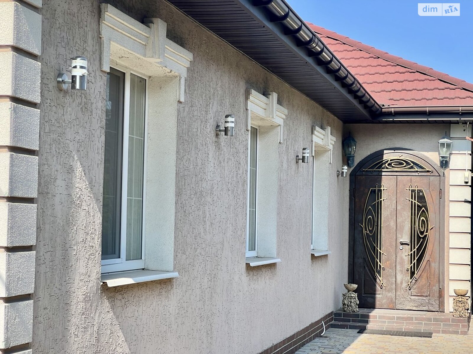 одноэтажный дом с гаражом, 130 кв. м, шлакоблок. Продажа в Новоалександровке фото 1 одноэтажный дом с гаражом, 130 кв. м, шлакоблок. Продажа в Новоалександровке фото 1