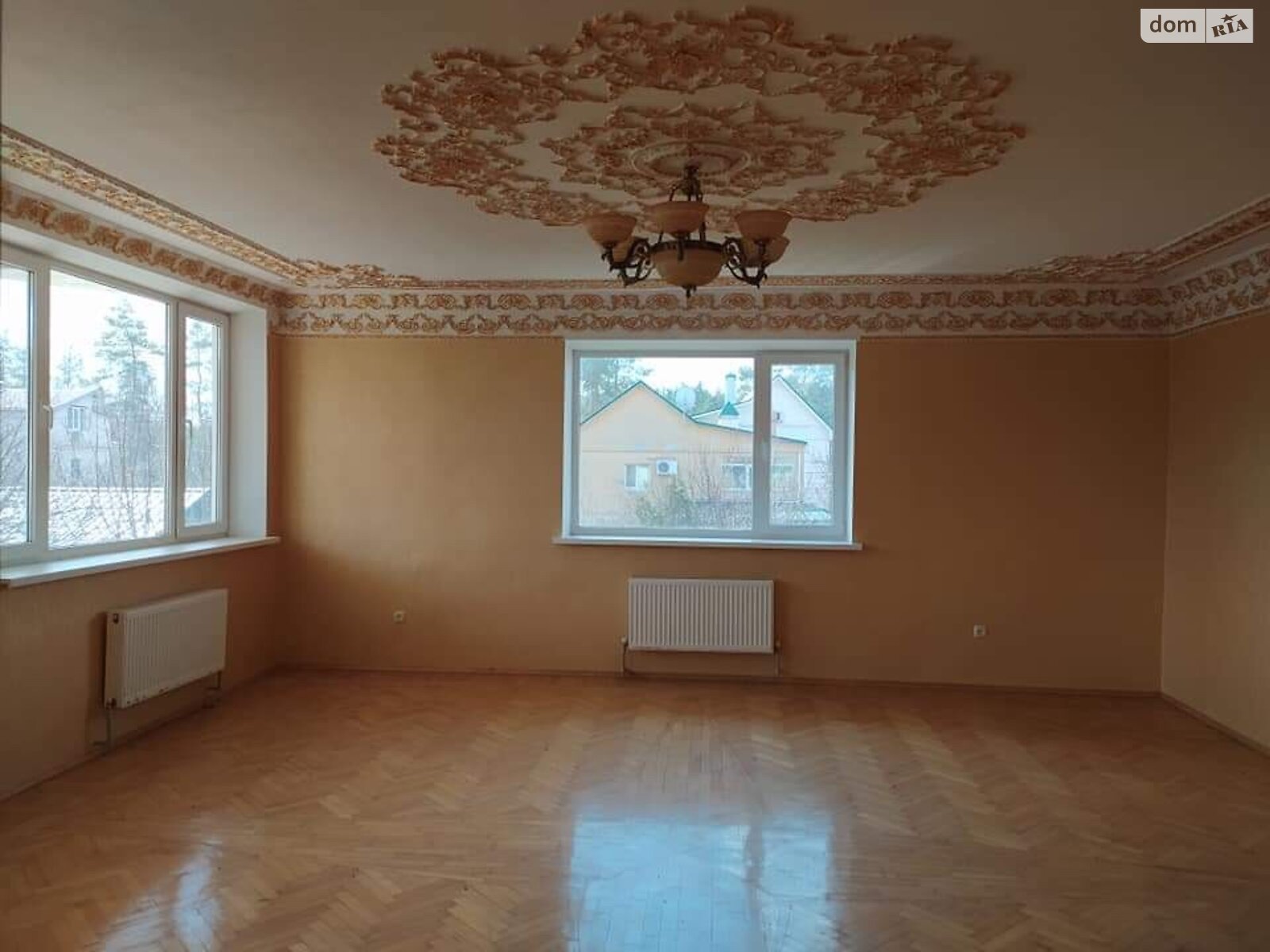 трехэтажный дом с балконом, 300 кв. м, кирпич. Продажа в Песчанке фото 1