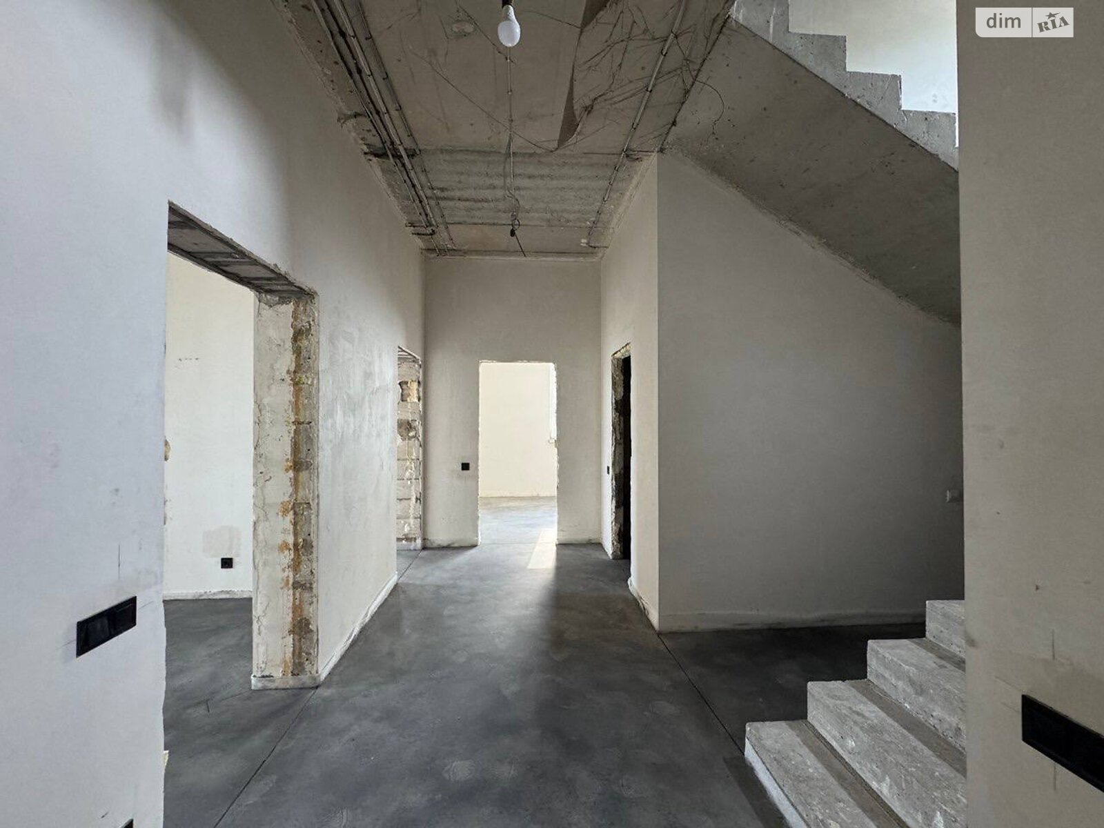 двухэтажный дом с гаражом, 281.1 кв. м, монолит. Продажа в Новоселках фото 1 двухэтажный дом с гаражом, 281.1 кв. м, монолит. Продажа в Новоселках фото 1