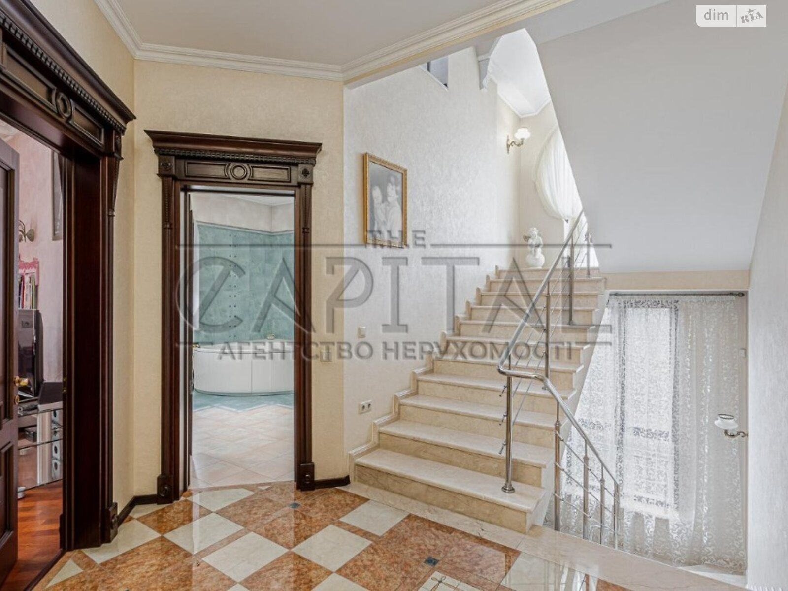 чотириповерховий будинок, 1429 кв. м, цегла. Продаж у Новосілках фото 1 чотириповерховий будинок, 1429 кв. м, цегла. Продаж у Новосілках фото 1