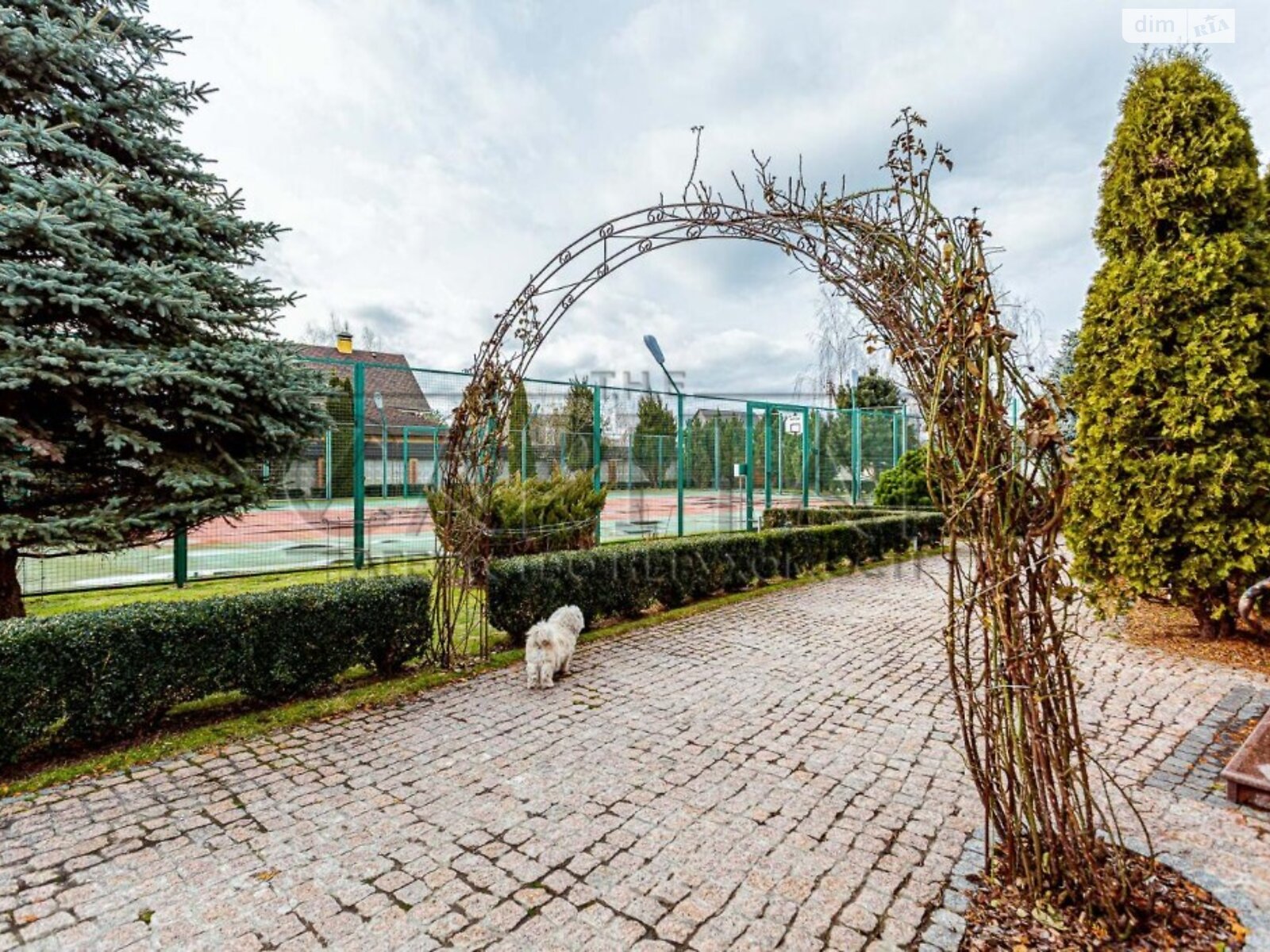 чотириповерховий будинок, 1429 кв. м, цегла. Продаж у Новосілках фото 1 чотириповерховий будинок, 1429 кв. м, цегла. Продаж у Новосілках фото 1