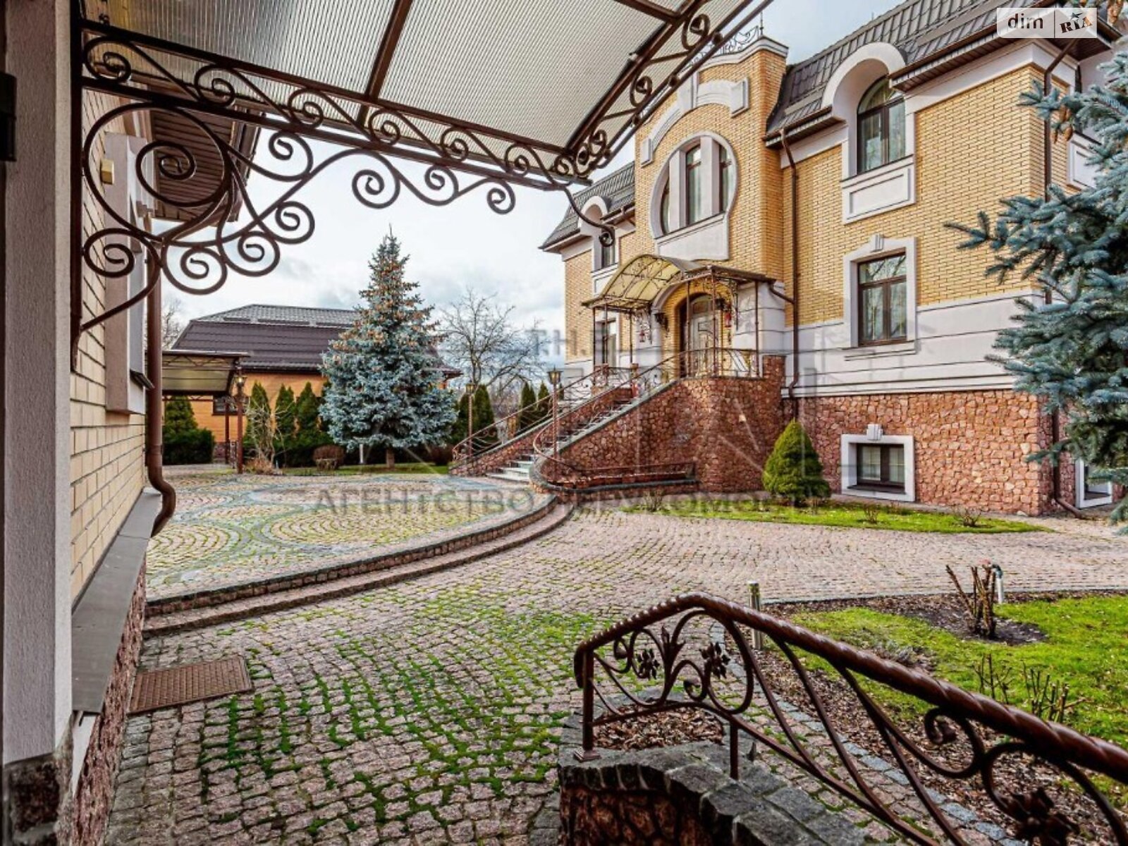чотириповерховий будинок, 1429 кв. м, цегла. Продаж у Новосілках фото 1 чотириповерховий будинок, 1429 кв. м, цегла. Продаж у Новосілках фото 1