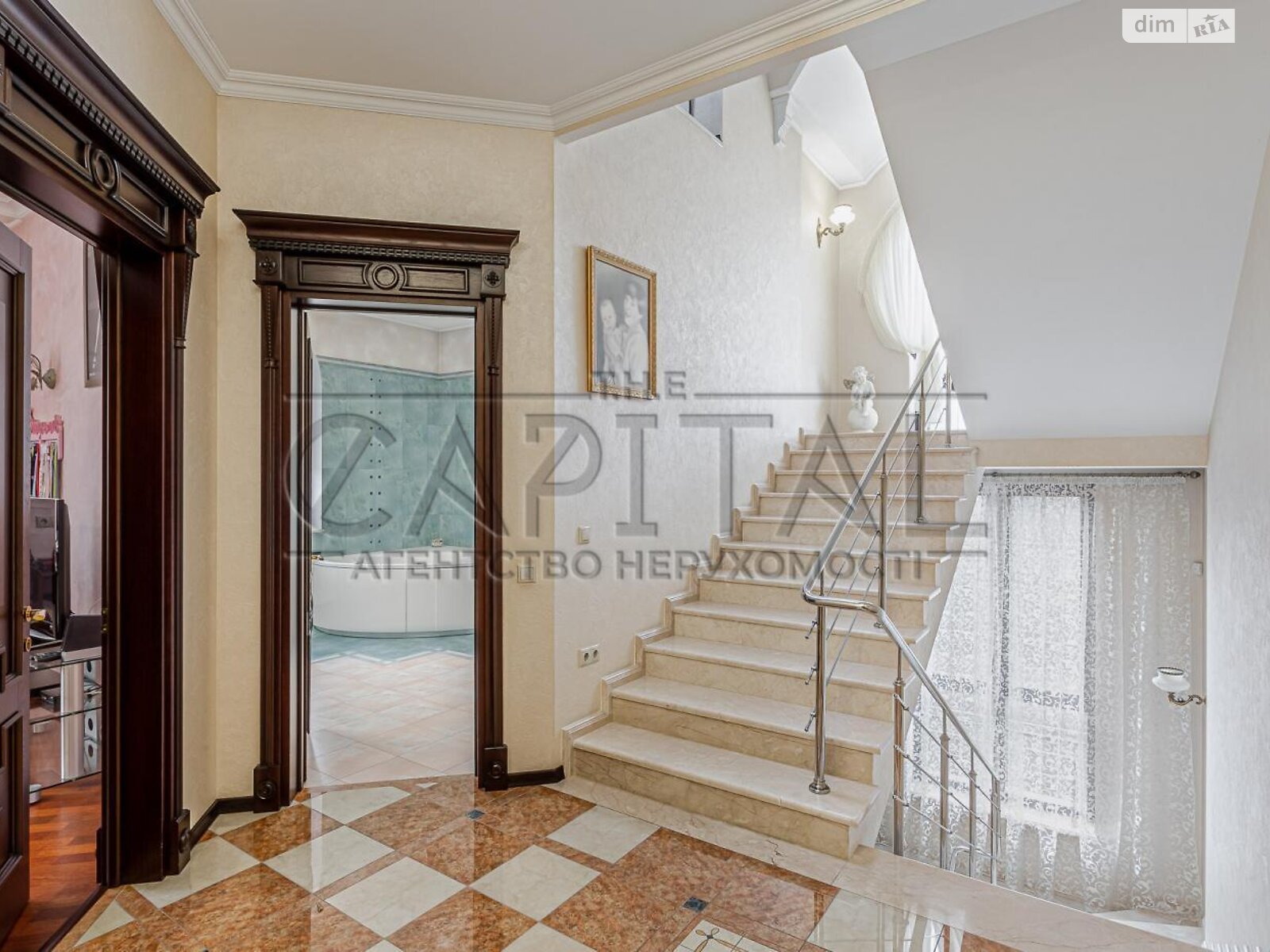 чотириповерховий будинок з верандою, 589 кв. м, цегла. Продаж у Новосілках фото 1 чотириповерховий будинок з верандою, 589 кв. м, цегла. Продаж у Новосілках фото 1