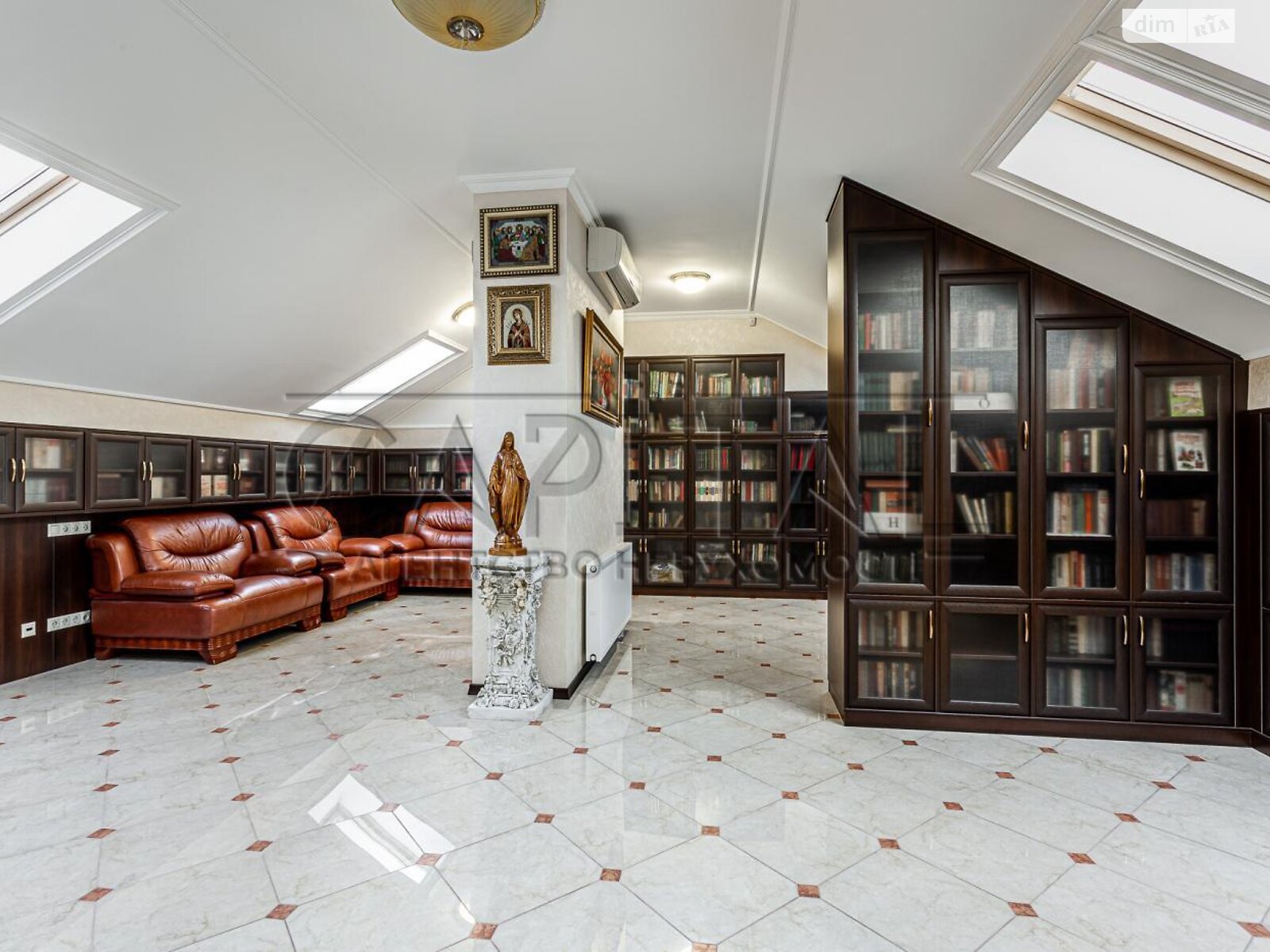 чотириповерховий будинок з верандою, 589 кв. м, цегла. Продаж у Новосілках фото 1 чотириповерховий будинок з верандою, 589 кв. м, цегла. Продаж у Новосілках фото 1