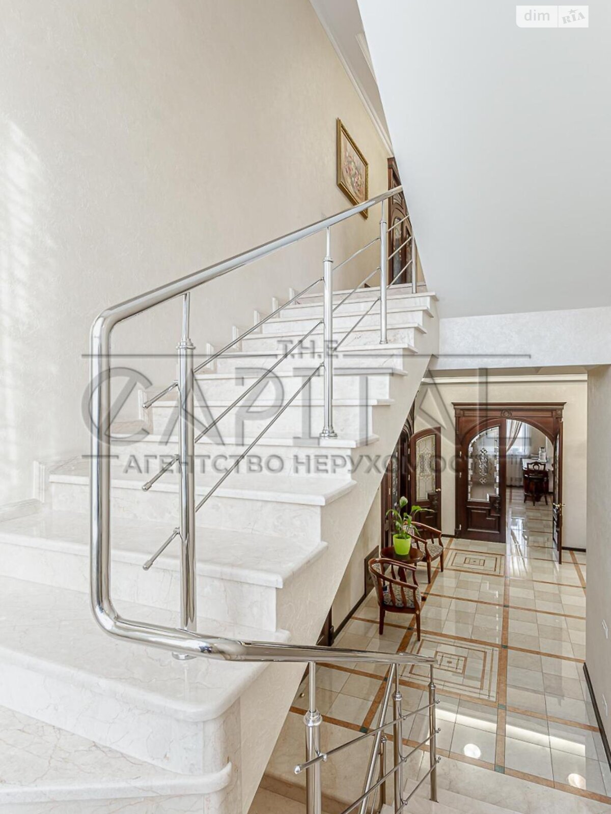 чотириповерховий будинок з верандою, 589 кв. м, цегла. Продаж у Новосілках фото 1 чотириповерховий будинок з верандою, 589 кв. м, цегла. Продаж у Новосілках фото 1